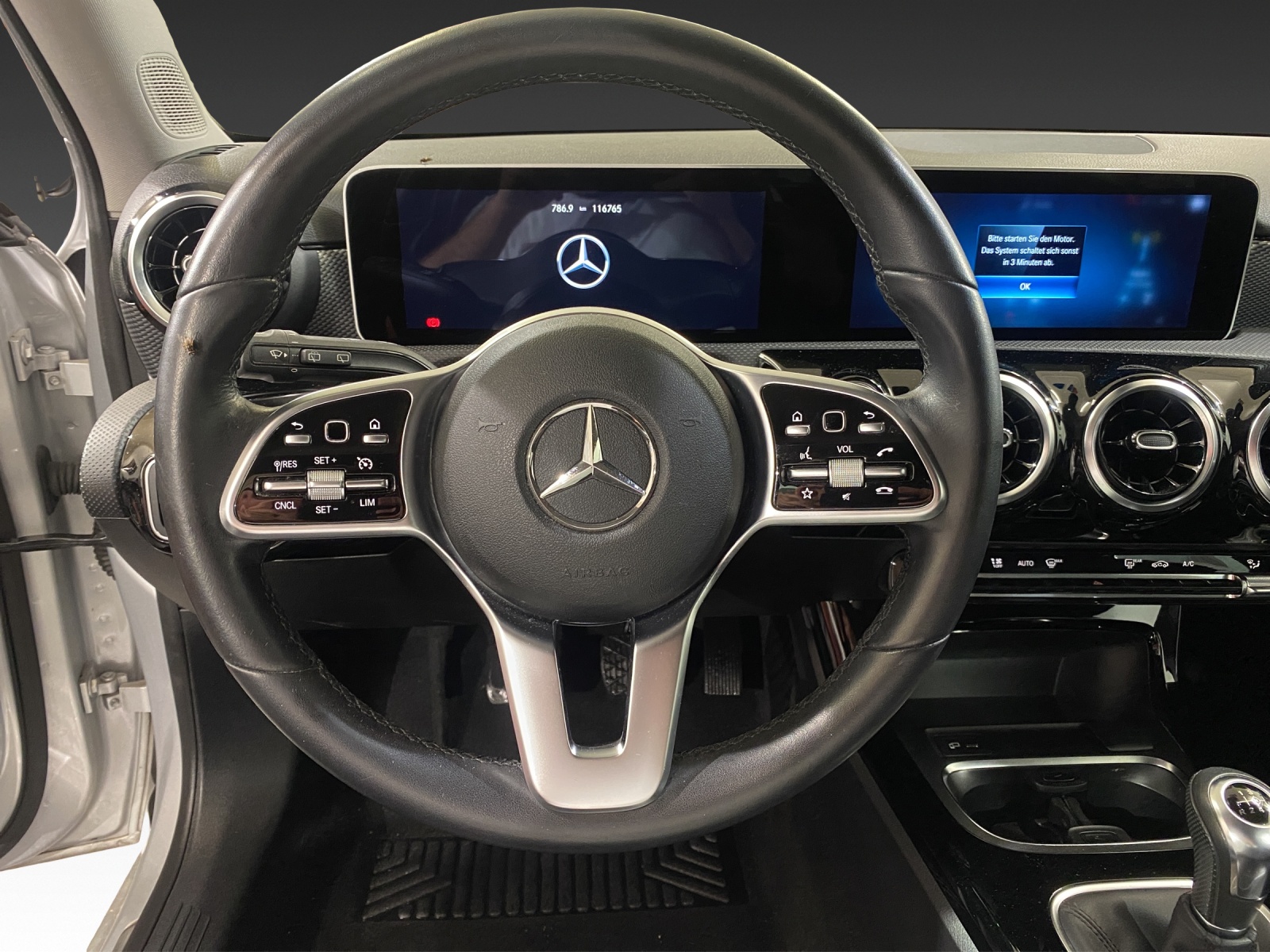 MERCEDES-BENZ A 200 Progressive-image-9