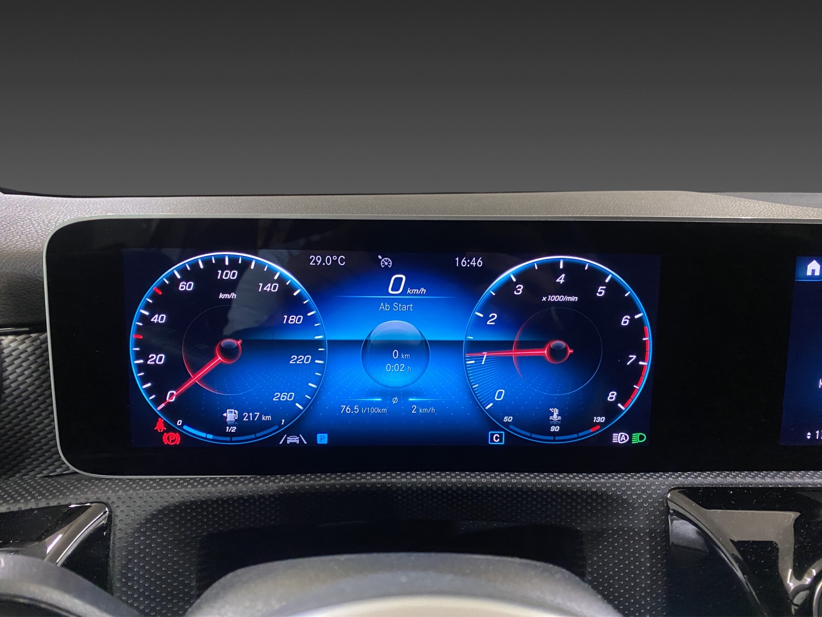 MERCEDES-BENZ A 200 Progressive-image-10