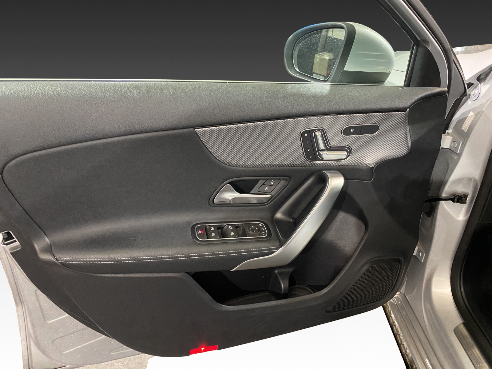 MERCEDES-BENZ A 200 Progressive-image-11