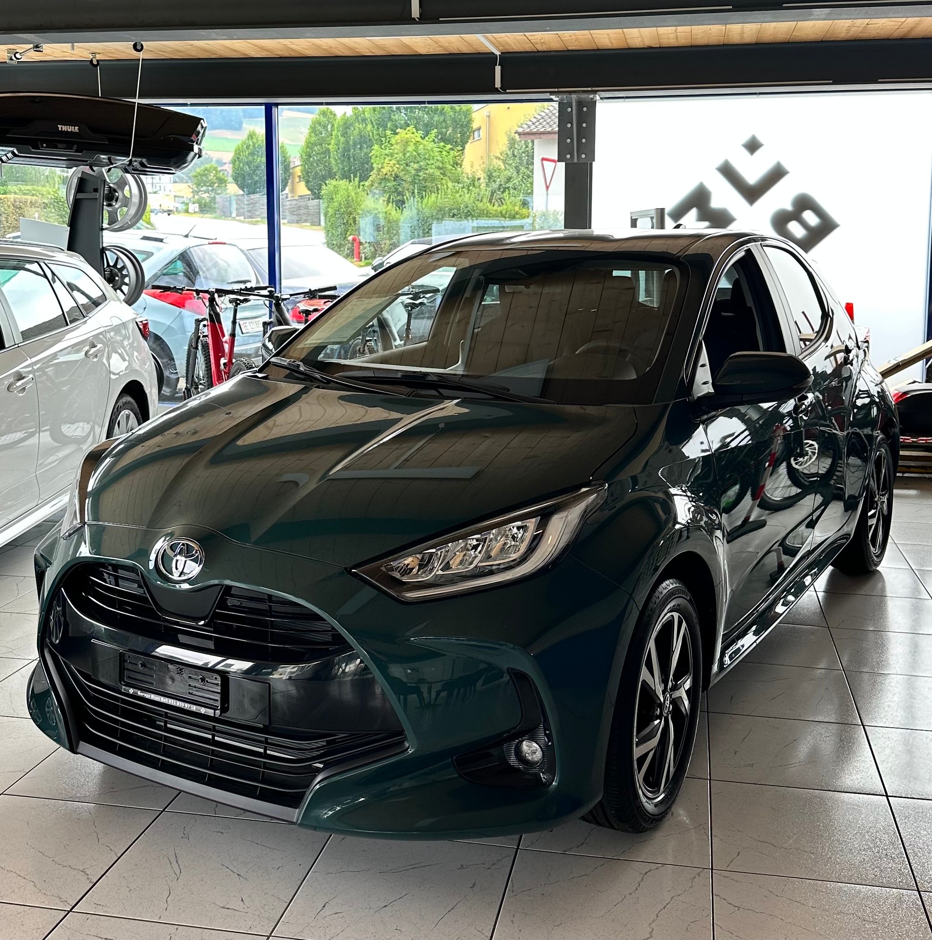 TOYOTA Yaris 1.5 Trend e-CVT-image-1