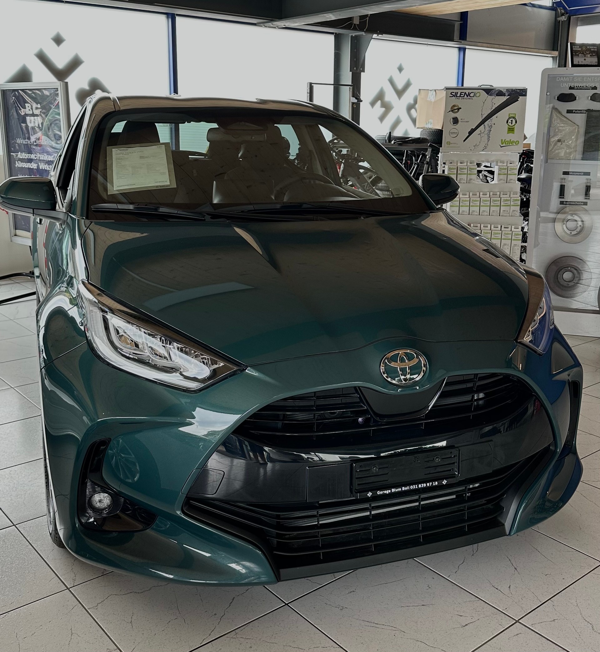TOYOTA Yaris 1.5 Trend e-CVT-image-2