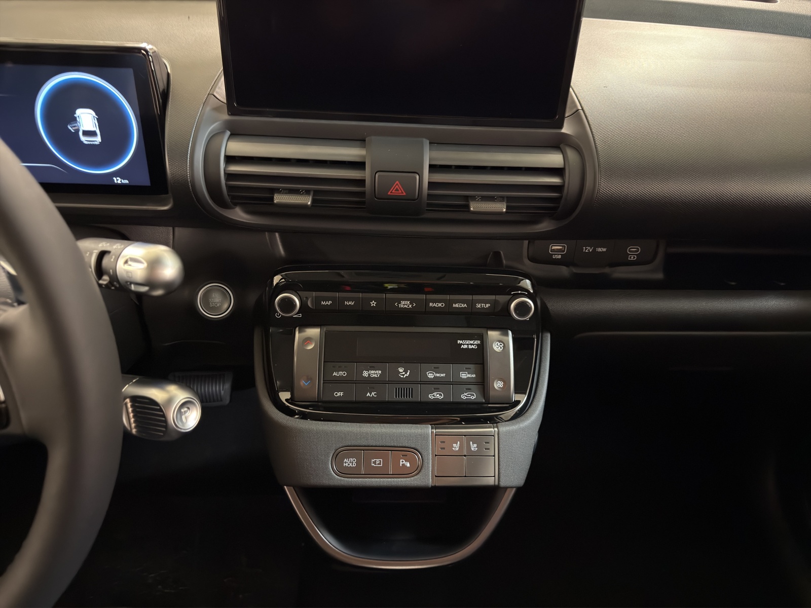 HYUNDAI Inster 49kWh Amplia-image-13