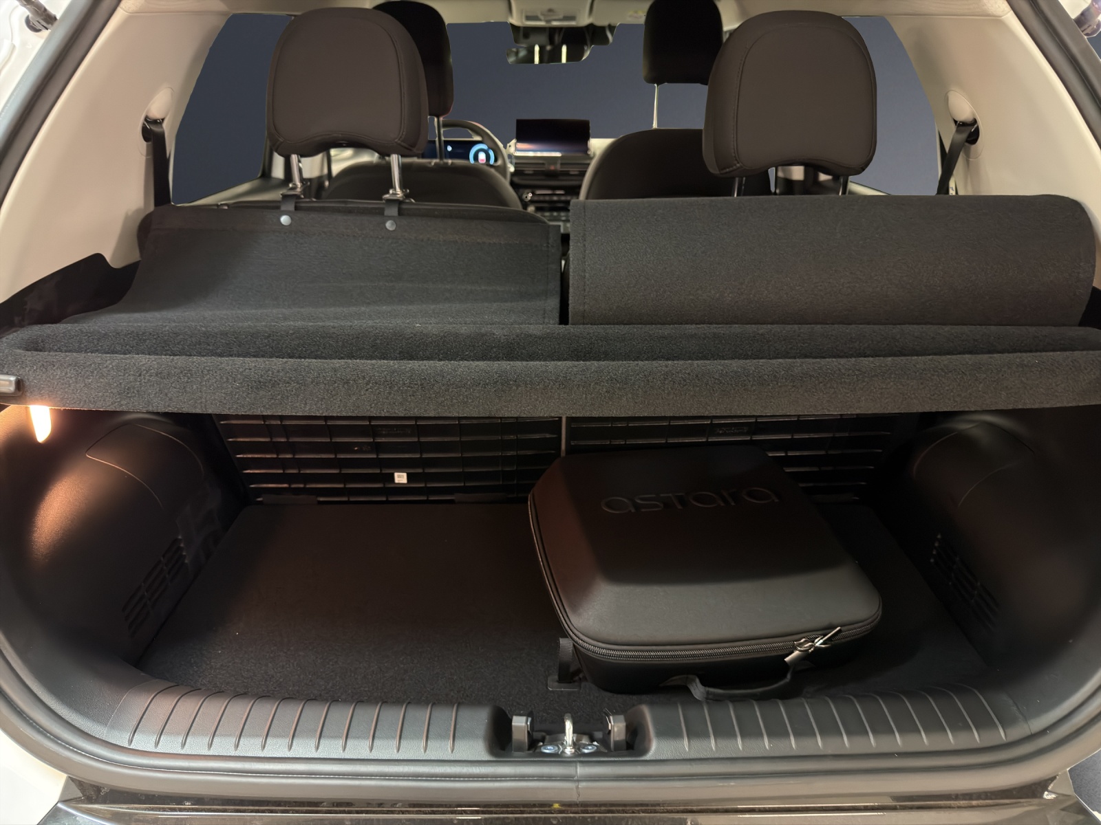 HYUNDAI Inster 49kWh Amplia-image-16