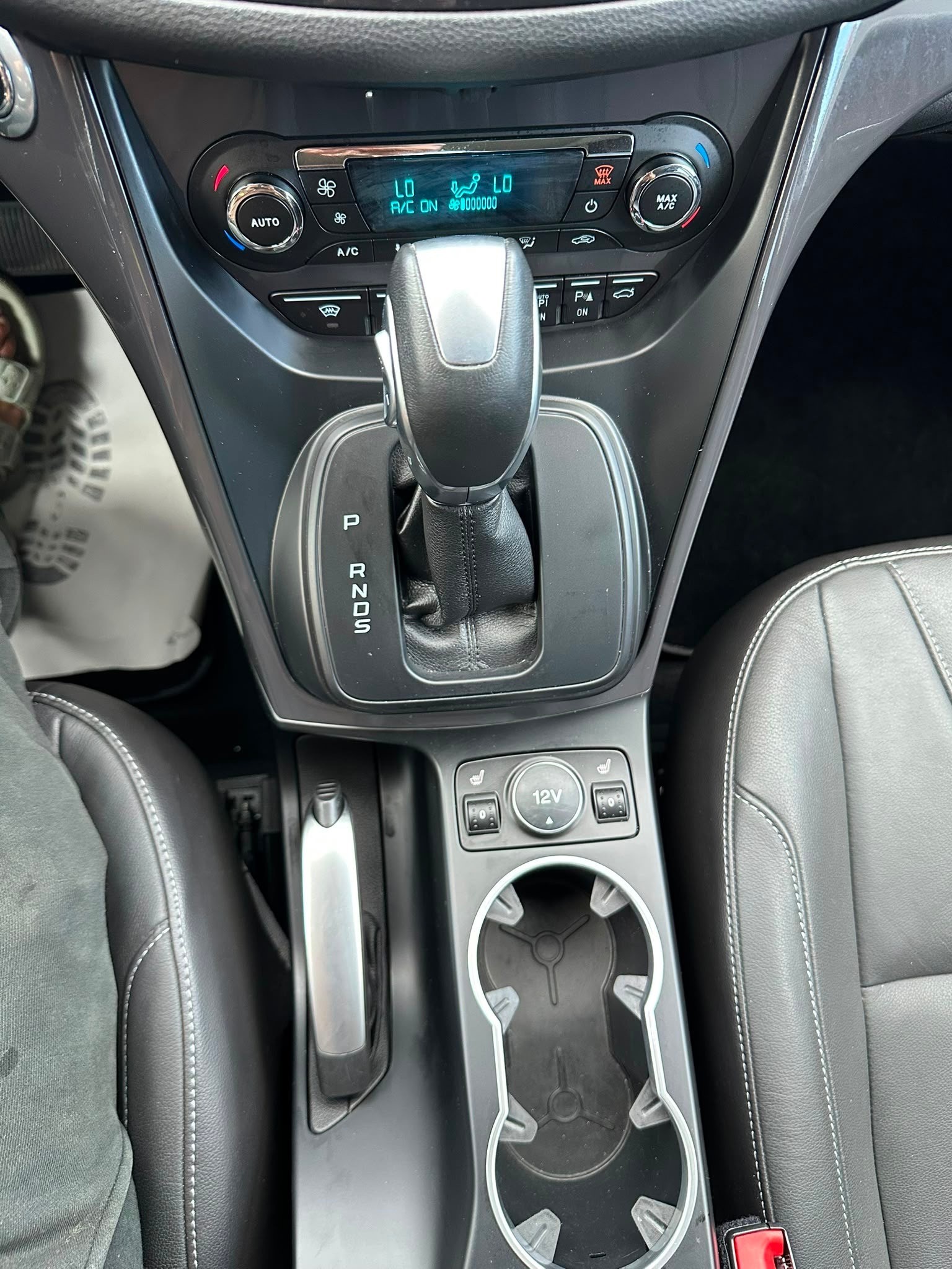 FORD Kuga 2.0 TDCi Titanium S 4WD PowerShift-image-10