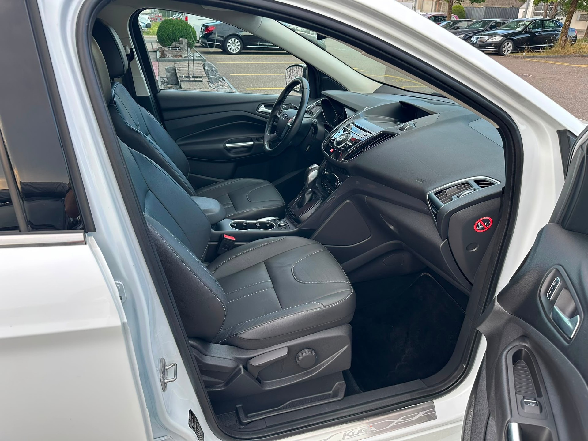 FORD Kuga 2.0 TDCi Titanium S 4WD PowerShift-image-18