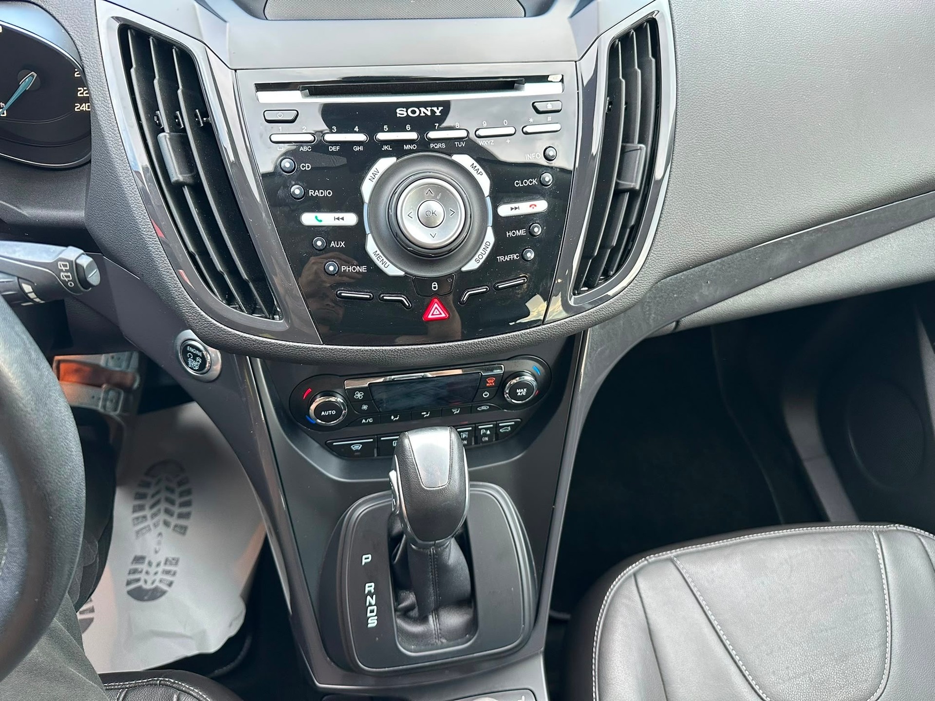 FORD Kuga 2.0 TDCi Titanium S 4WD PowerShift-image-15
