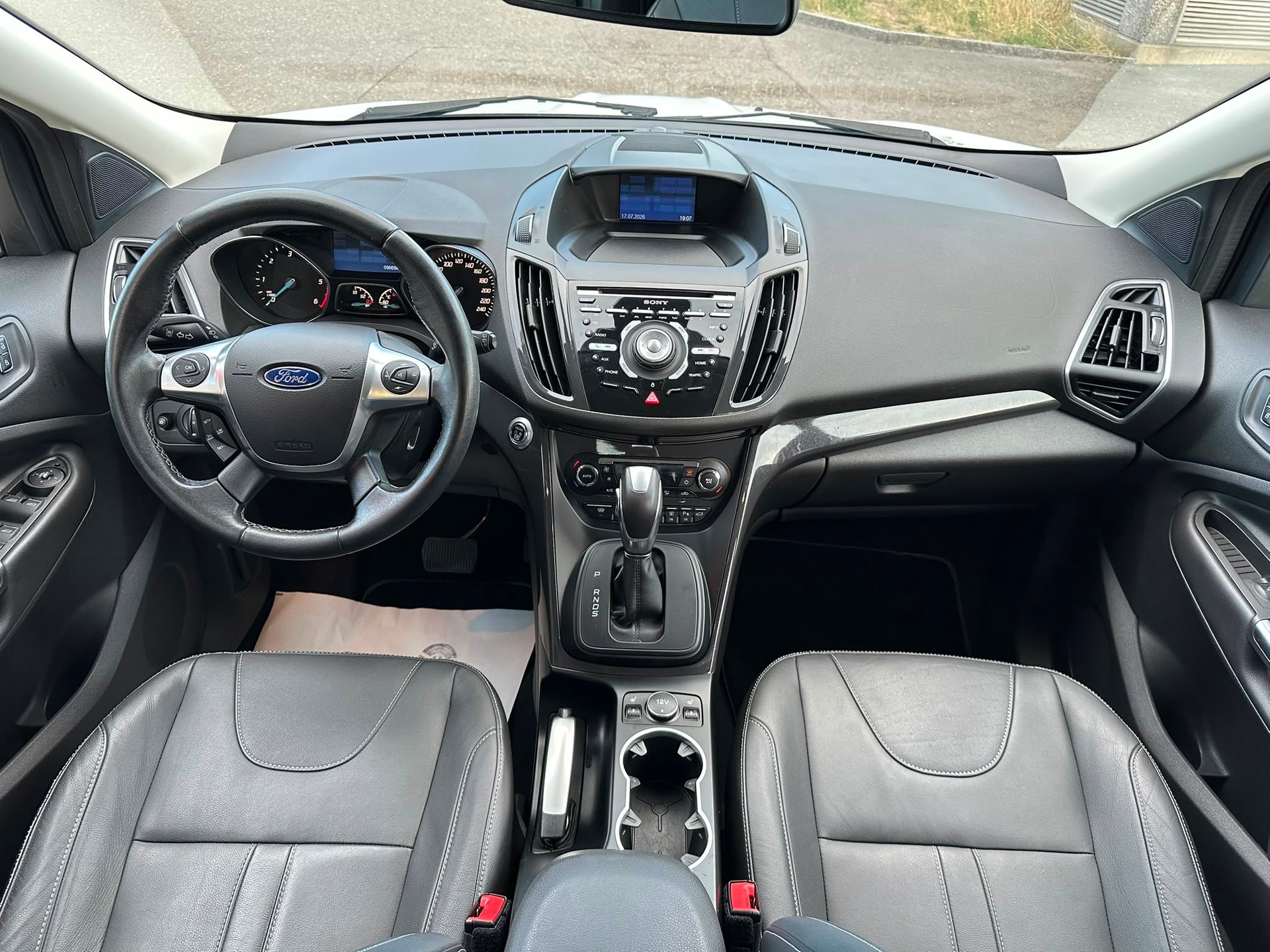 FORD Kuga 2.0 TDCi Titanium S 4WD PowerShift-image-9