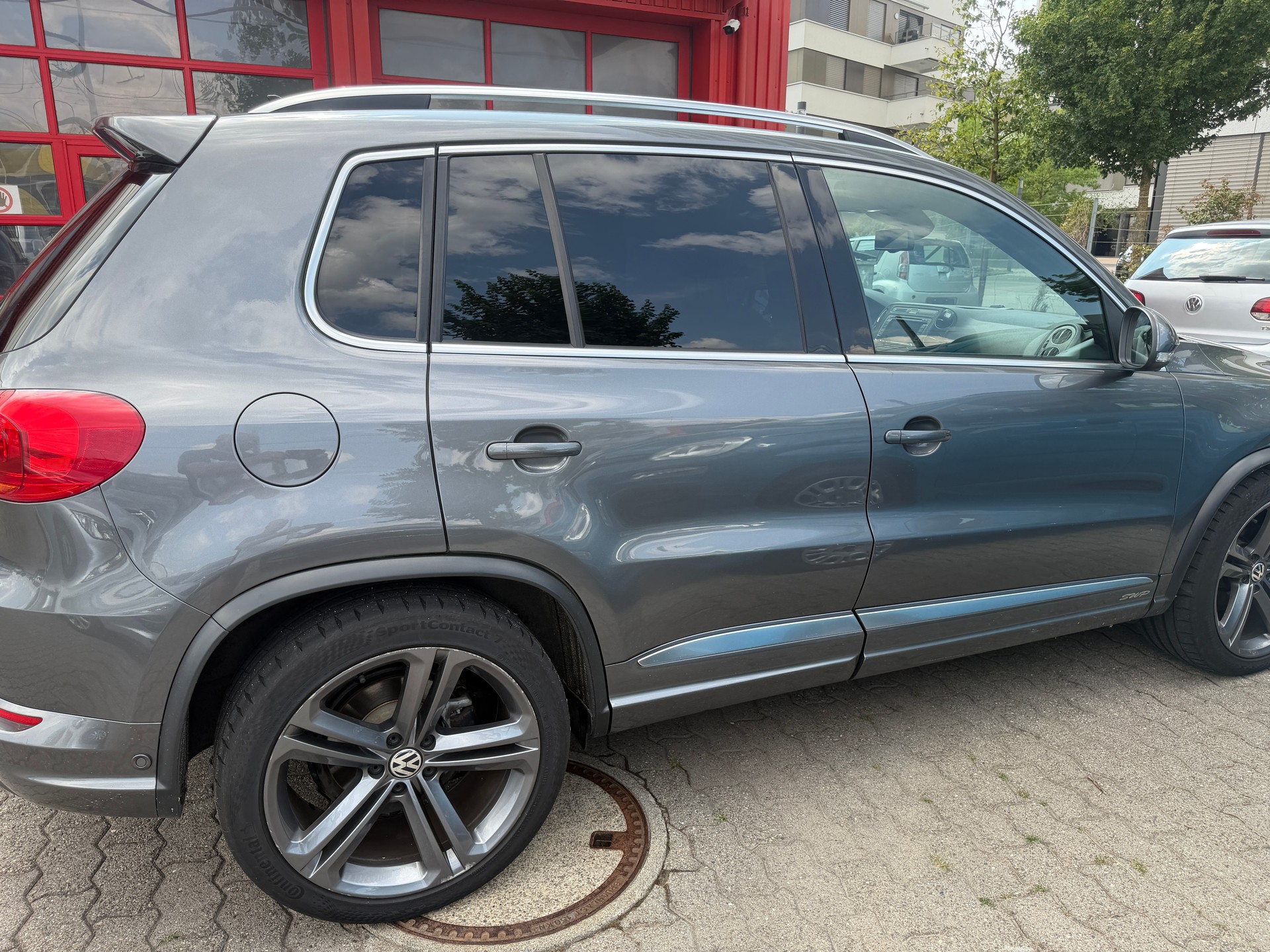 VW Tiguan 2.0 TSI Sport&Style 4Motion-image-3