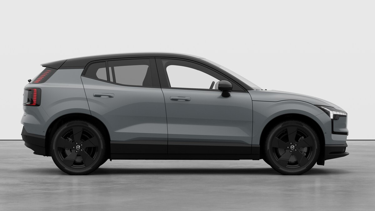 VOLVO EX 30 E60 Twin Ultra Performance Sw. Black Ed. AWD-image-3