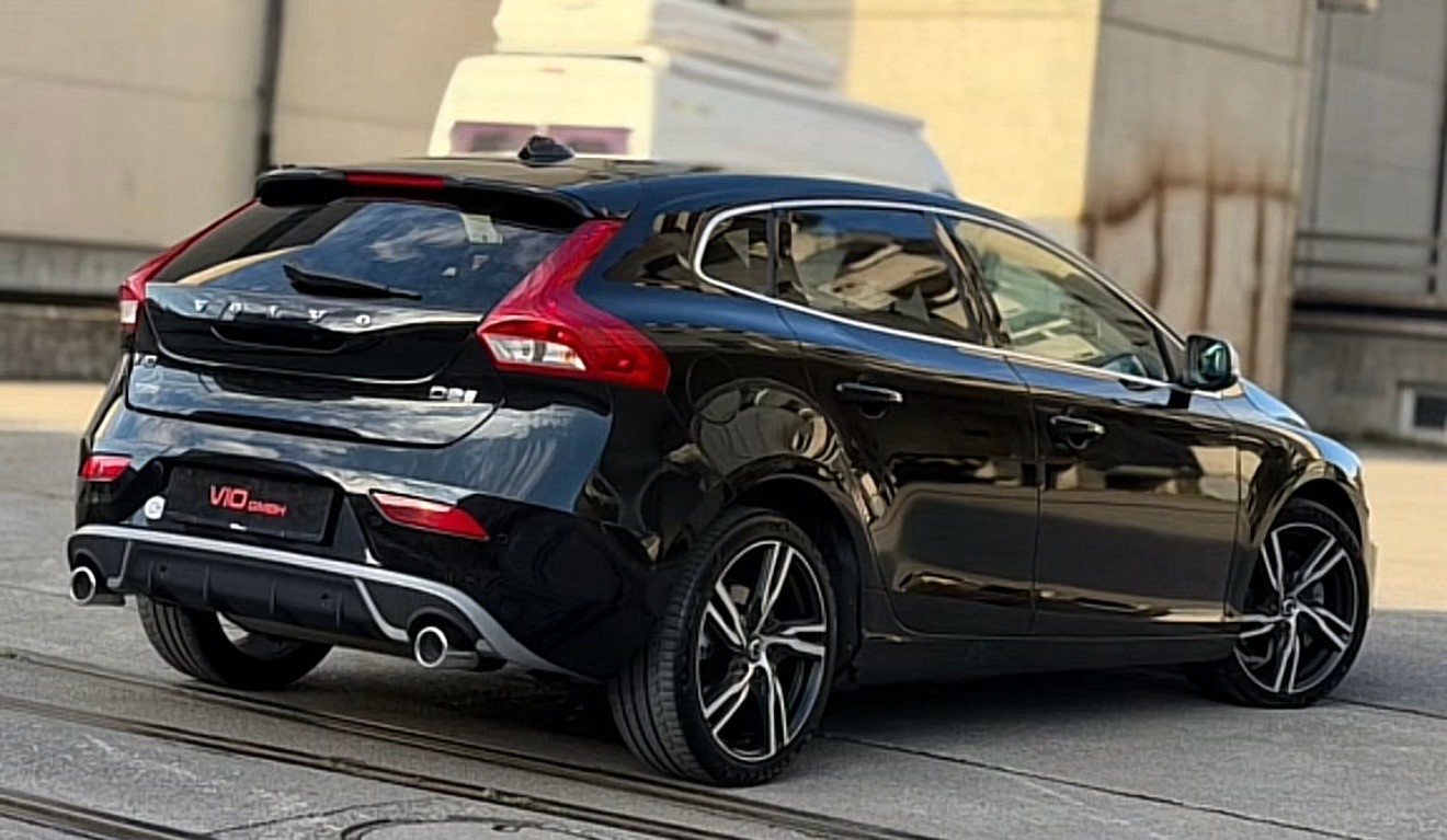 VOLVO V40 D2 Momentum R-Design Geartronic-image-3