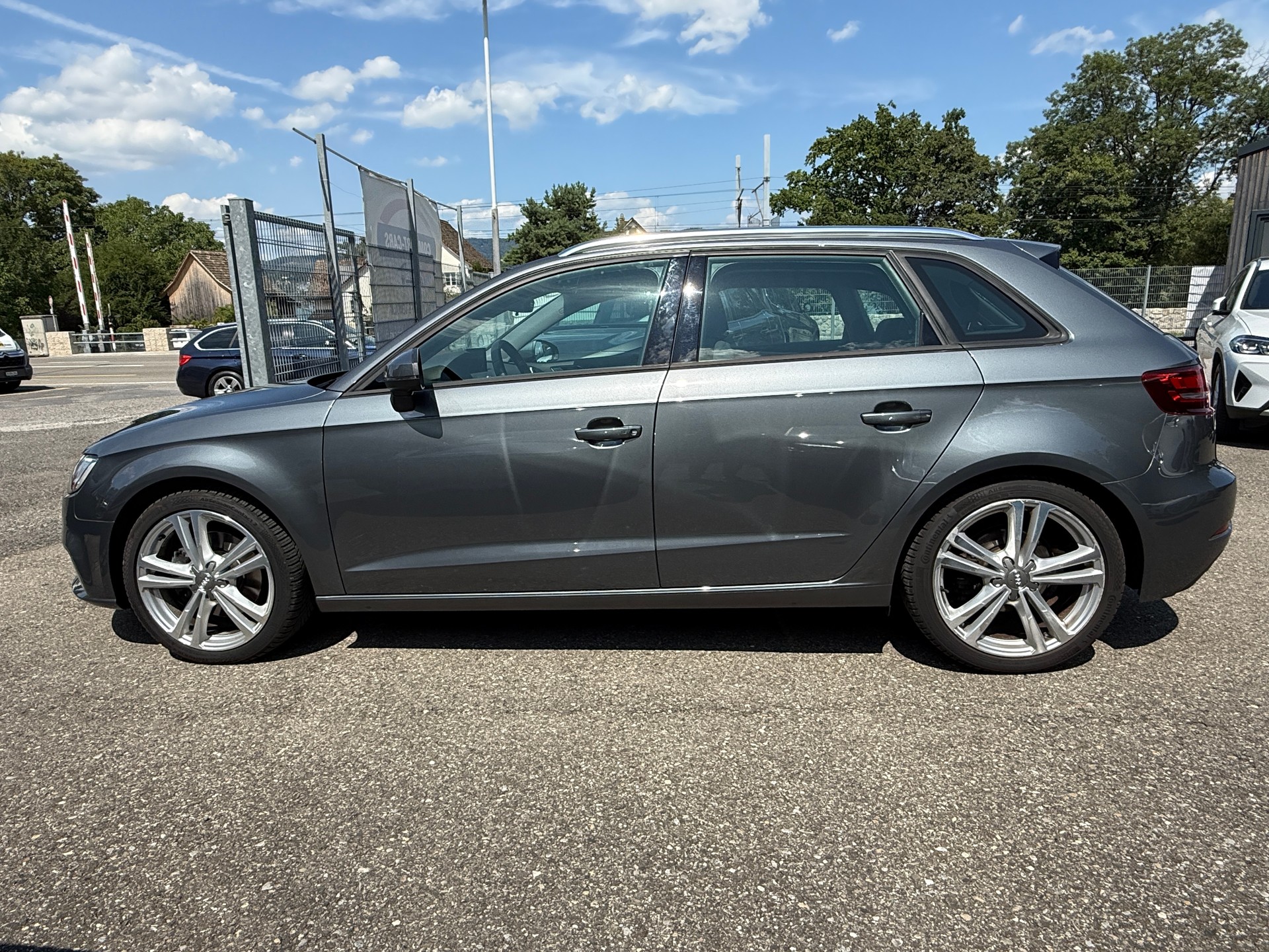 AUDI A3 Sportback 2.0 TFSI quattro S-tronic 190PS-image-2