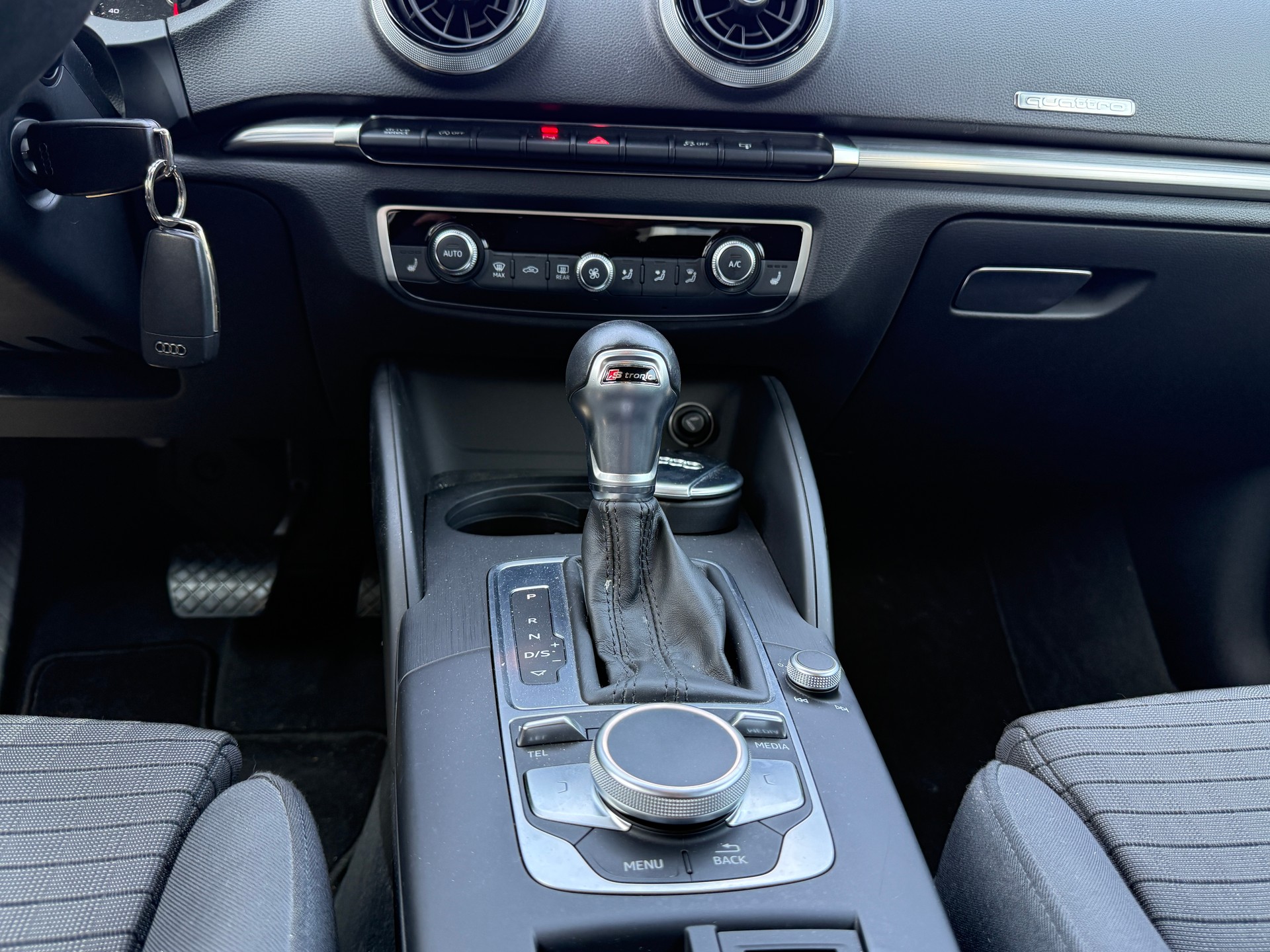 AUDI A3 Sportback 2.0 TFSI quattro S-tronic 190PS-image-14