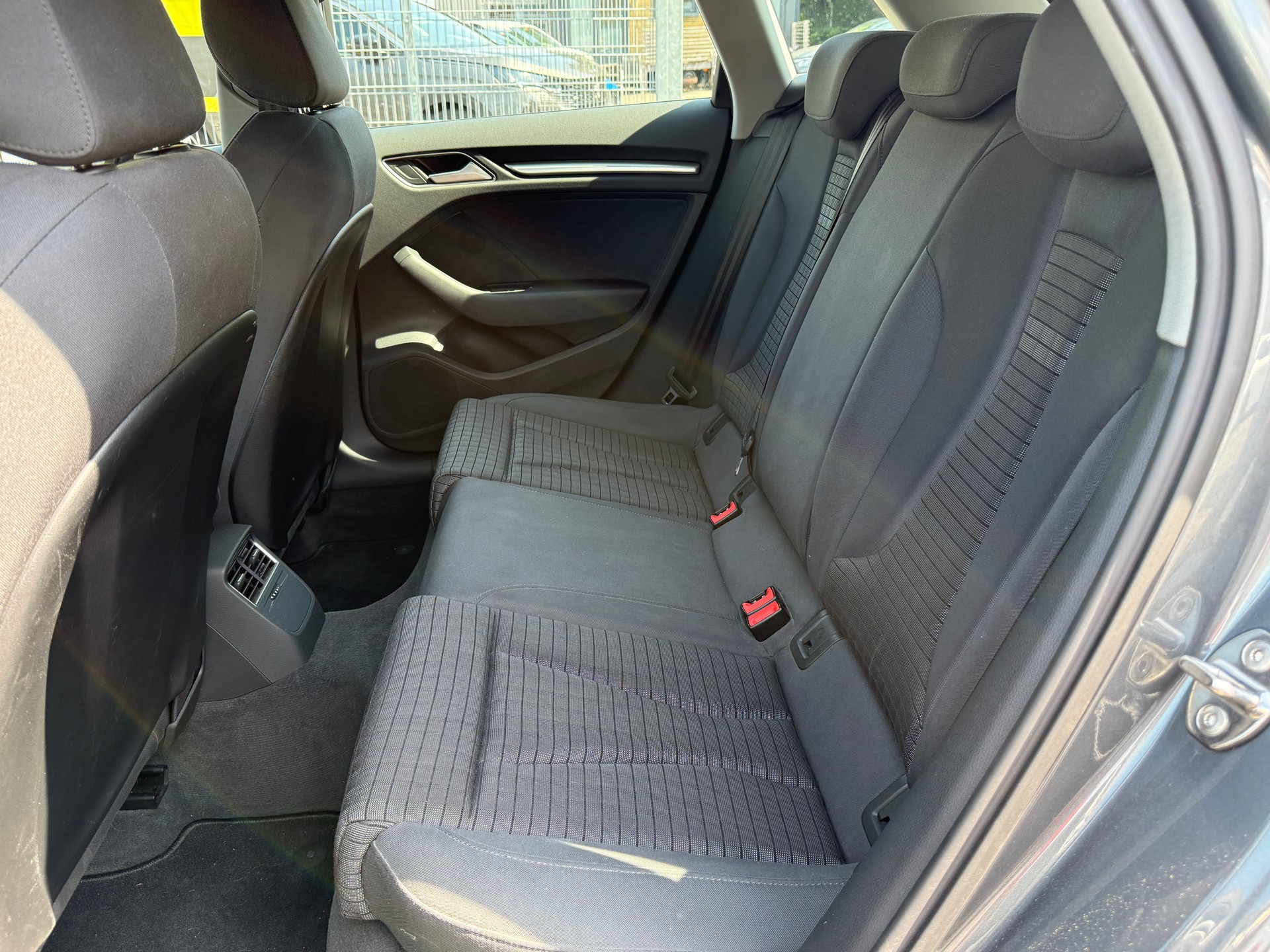 AUDI A3 Sportback 2.0 TFSI quattro S-tronic 190PS-image-11