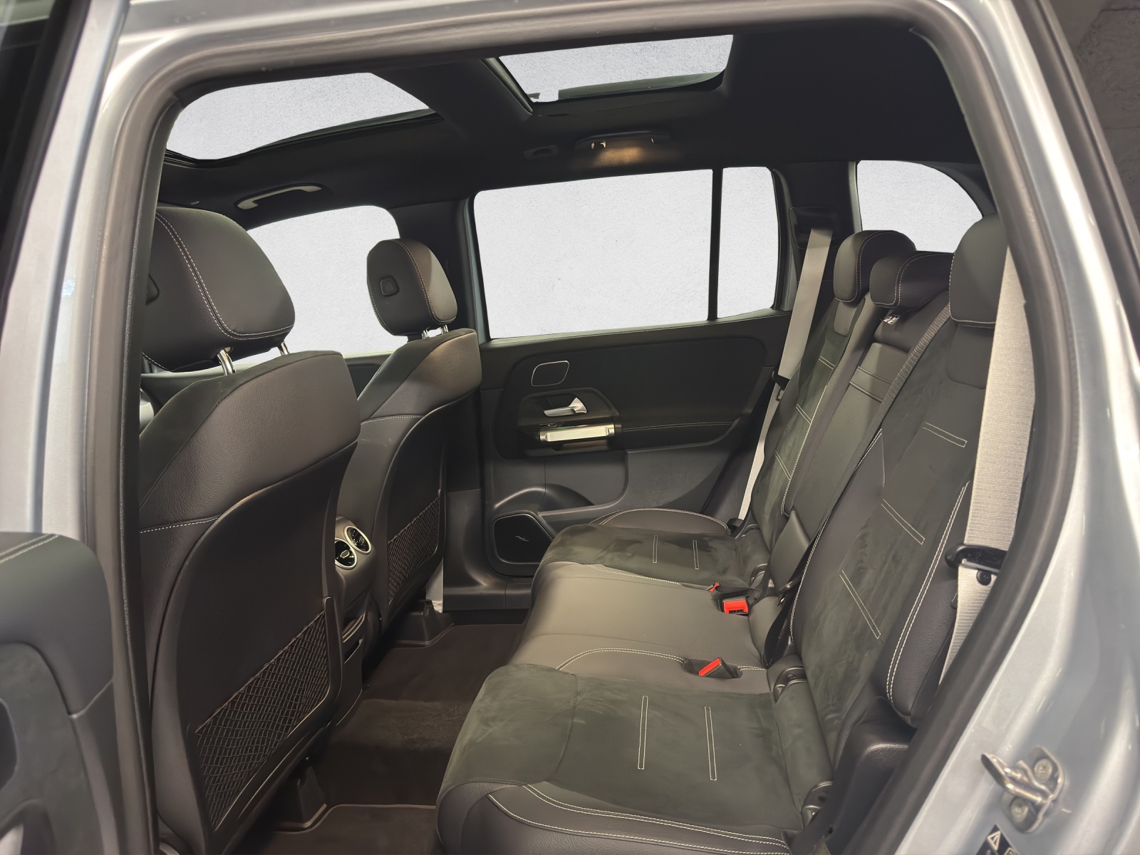 MERCEDES-BENZ GLB 220 AMG Line 4Matic-image-13