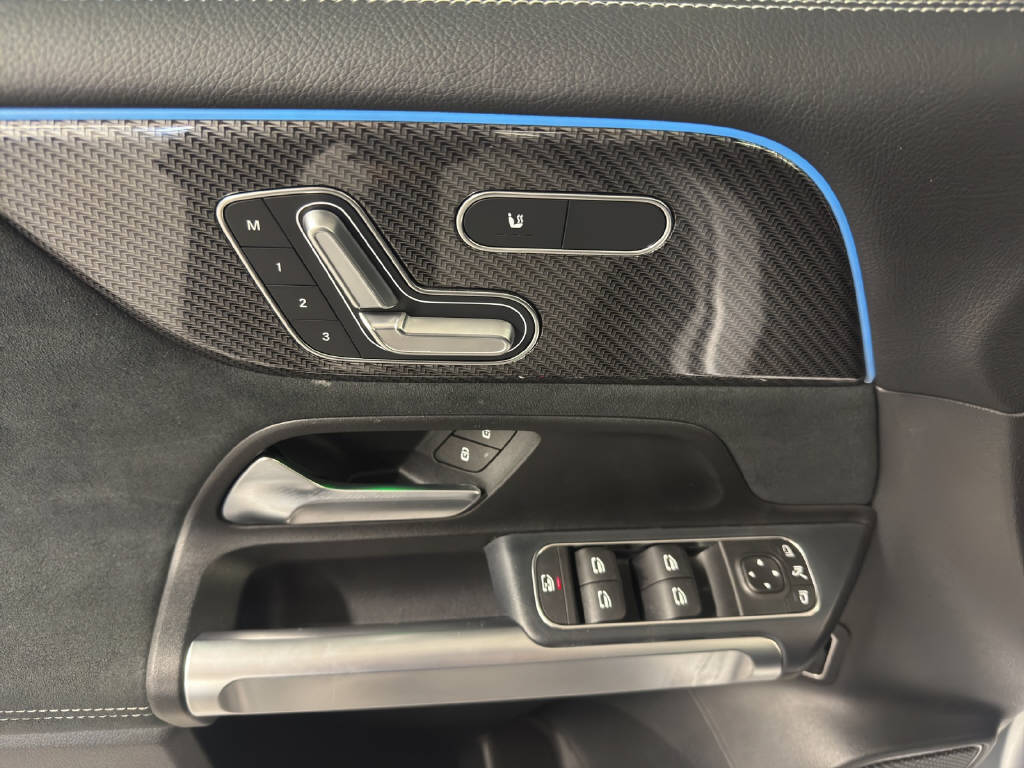 MERCEDES-BENZ GLB 220 AMG Line 4Matic-image-5