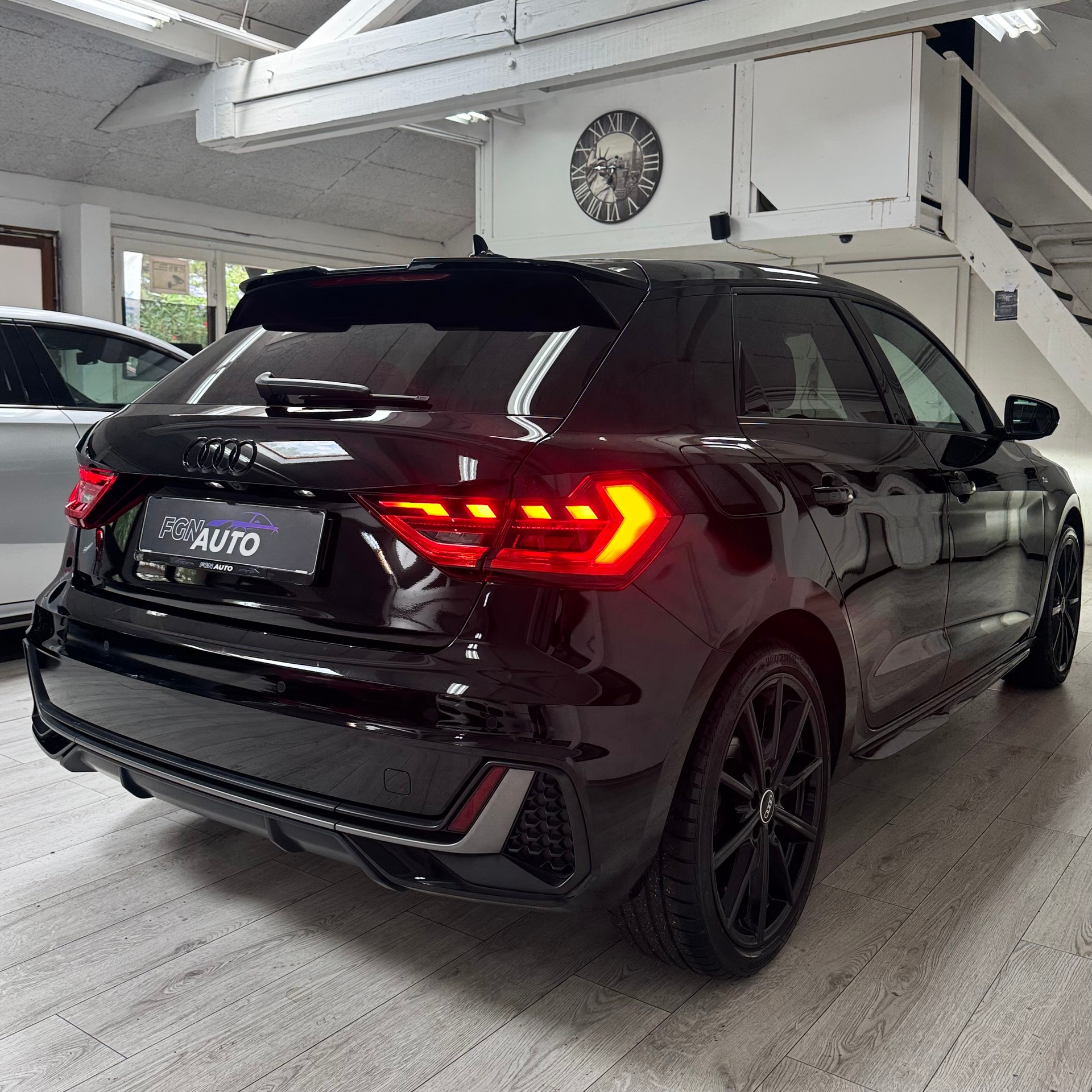AUDI A1 Sportback 30 TFSI S Line Attraction S-tronic-image-4