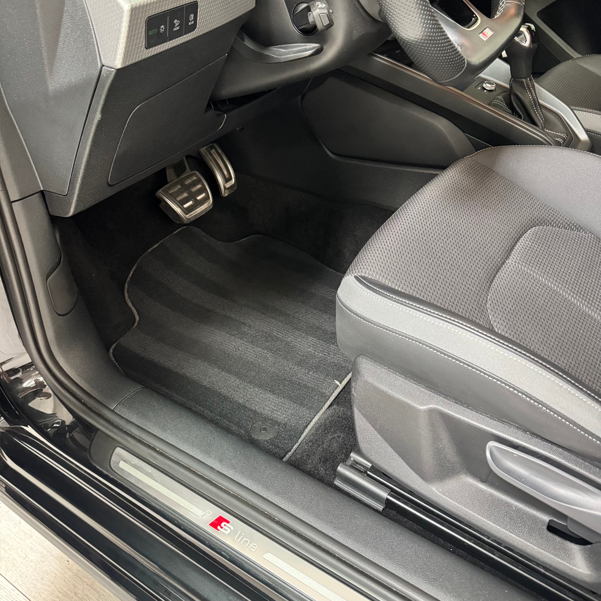 AUDI A1 Sportback 30 TFSI S Line Attraction S-tronic-image-7