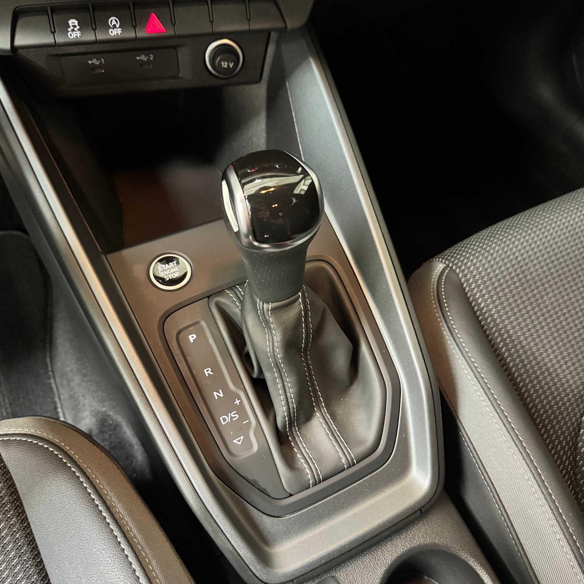 AUDI A1 Sportback 30 TFSI S Line Attraction S-tronic-image-11
