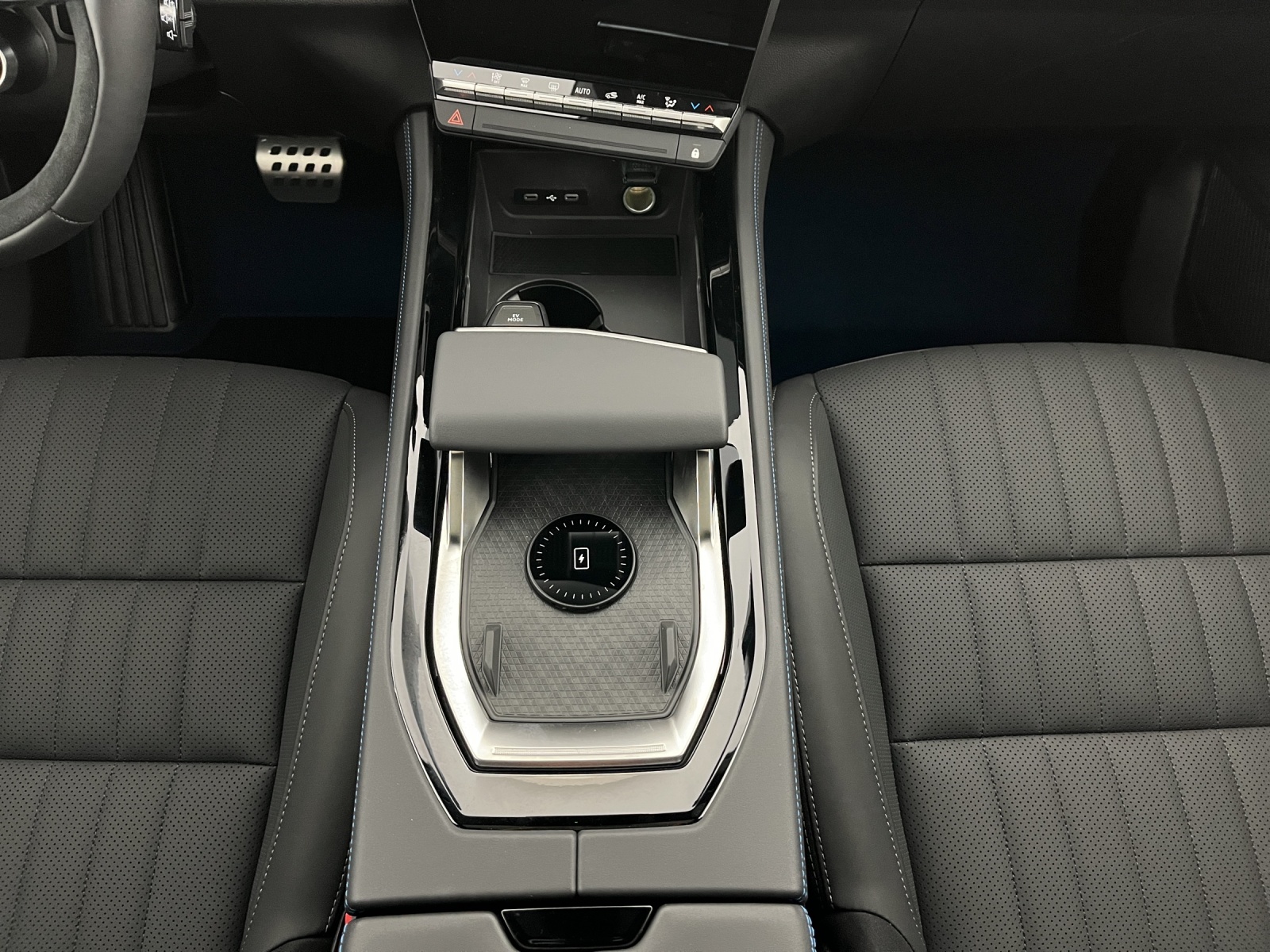 RENAULT Rafale 1.2 E-Tech Plug-in Atelier Alpine-image-13
