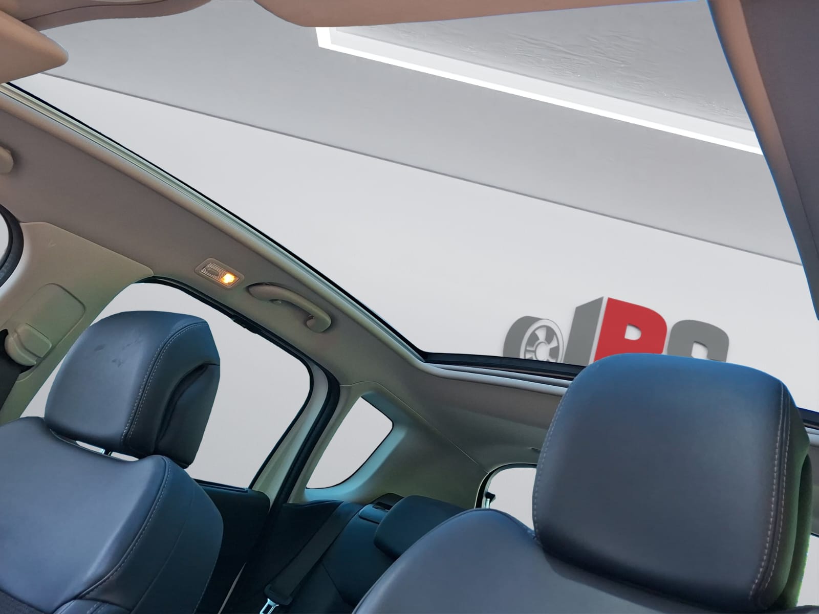 PEUGEOT 3008 1.6 1THP Allure Tiptronic-image-14