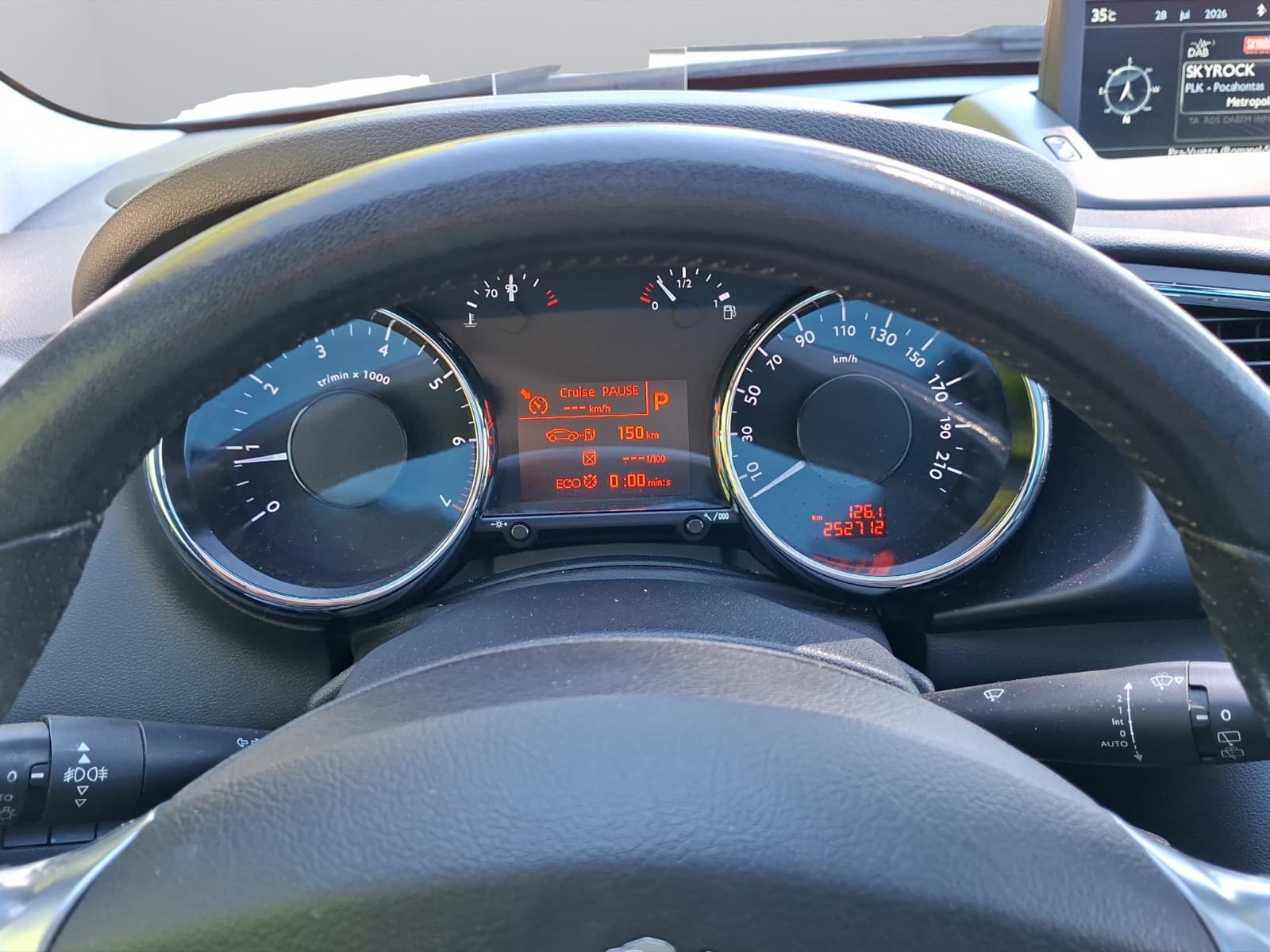 PEUGEOT 3008 1.6 1THP Allure Tiptronic-image-16