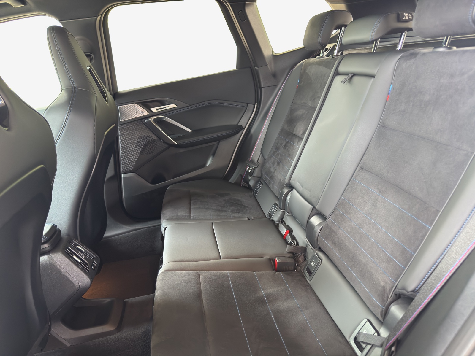 BMW X1 xDrive M35i-image-11