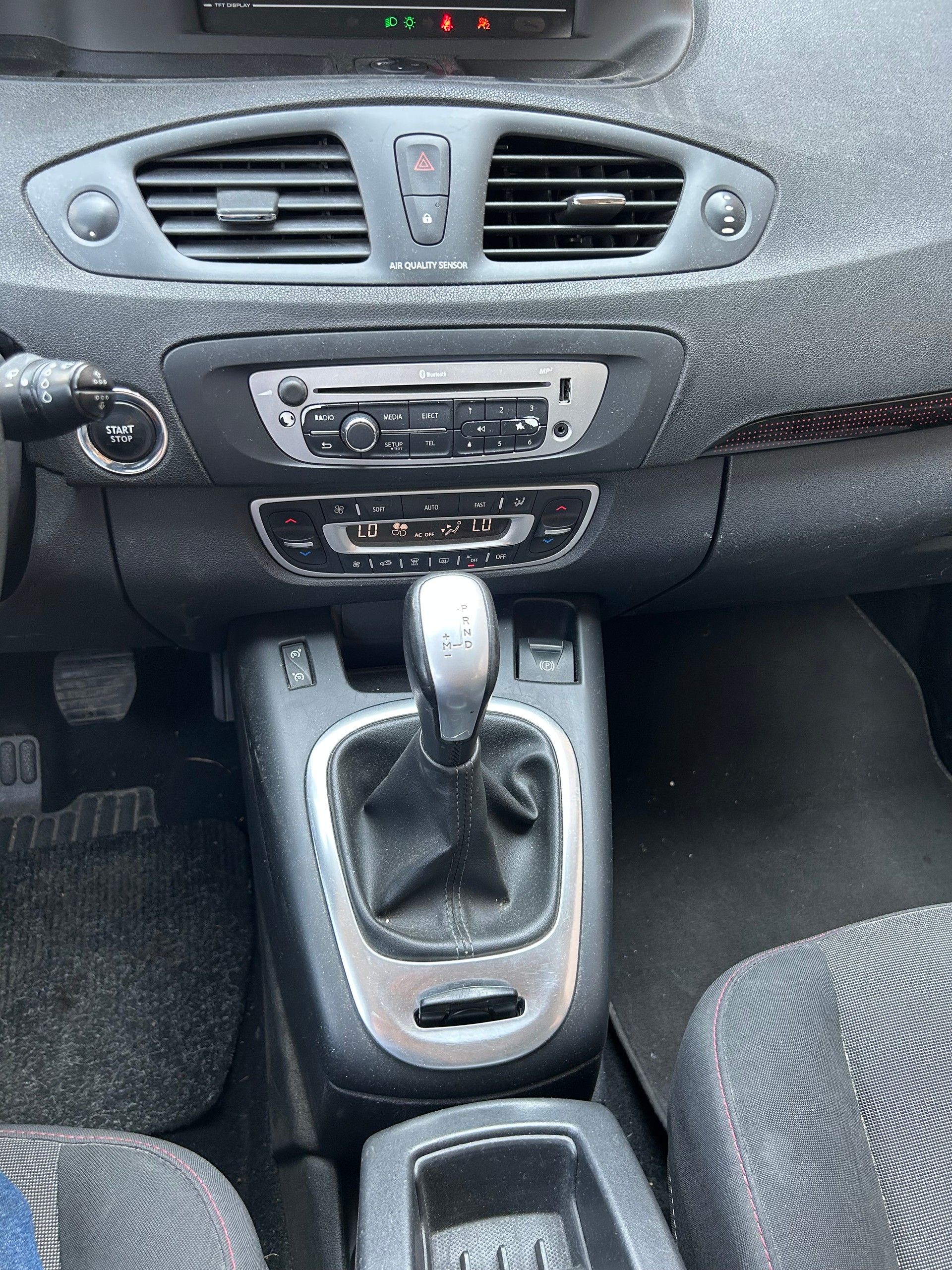 RENAULT Scénic 1.5 dCi Expression EDC-image-7