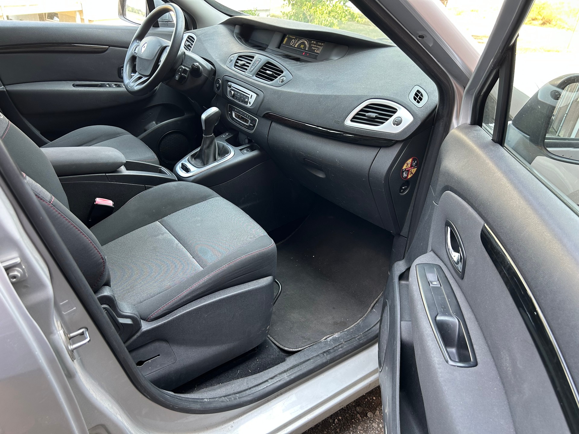 RENAULT Scénic 1.5 dCi Expression EDC-image-14