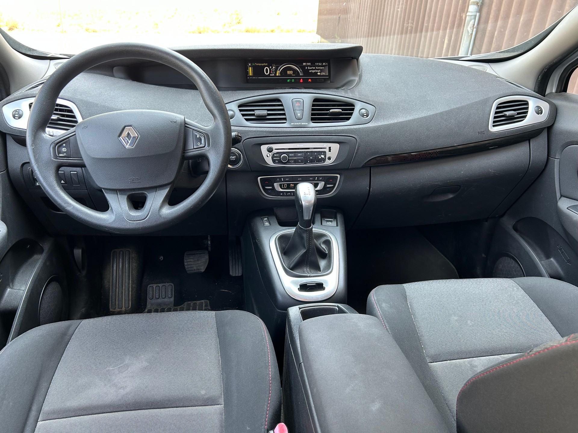 RENAULT Scénic 1.5 dCi Expression EDC-image-8