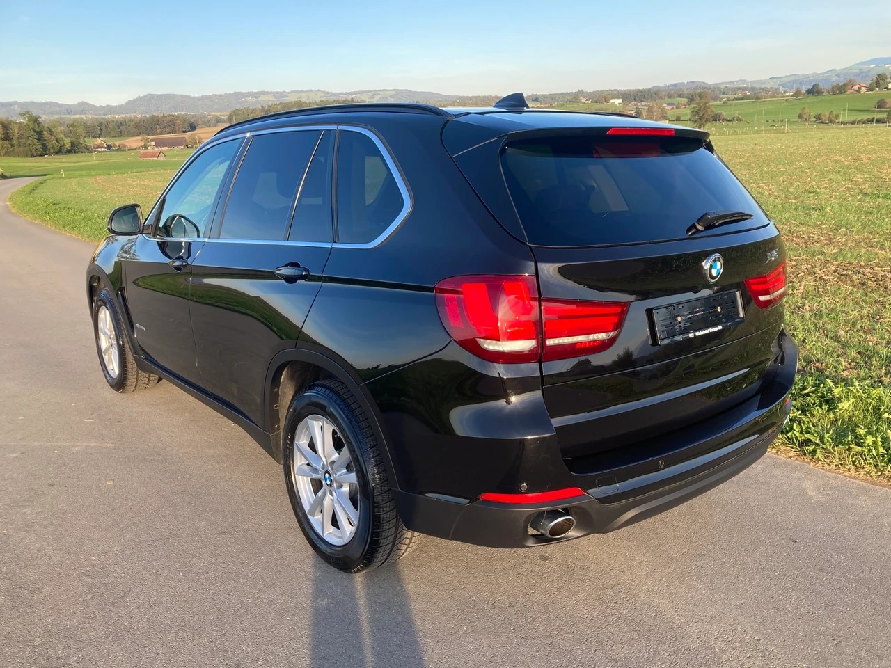 BMW X5 xDrive 25d Steptronic mit Anhängerkupplung-image-3