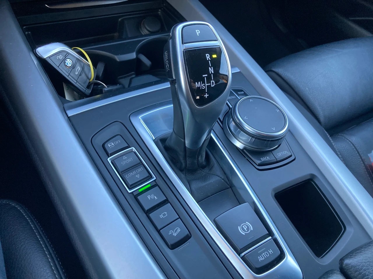 BMW X5 xDrive 25d Steptronic mit Anhängerkupplung-image-11
