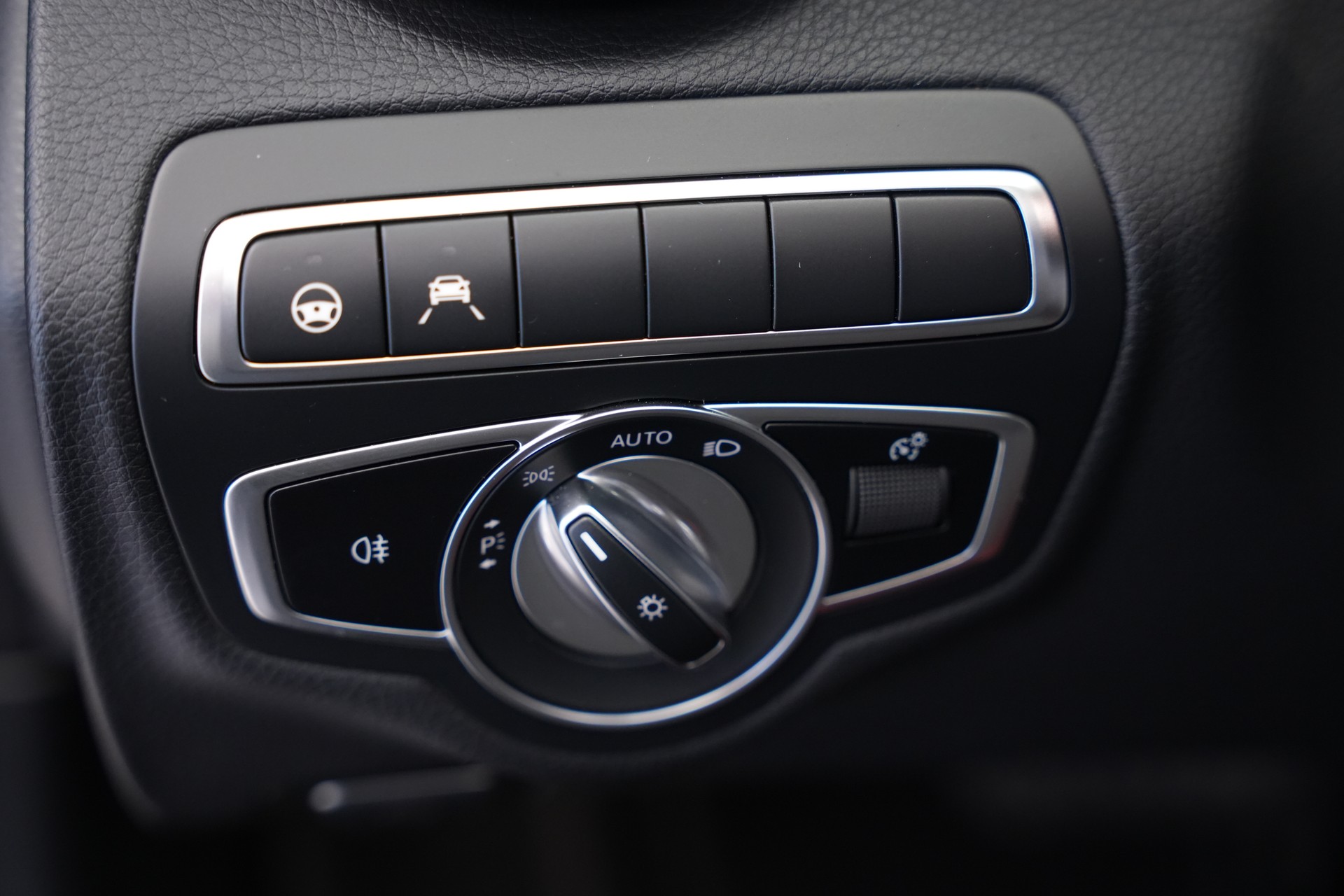 MERCEDES-BENZ C 300 AMG Line 4Matic Cabriolet 9G-Tronic-image-28