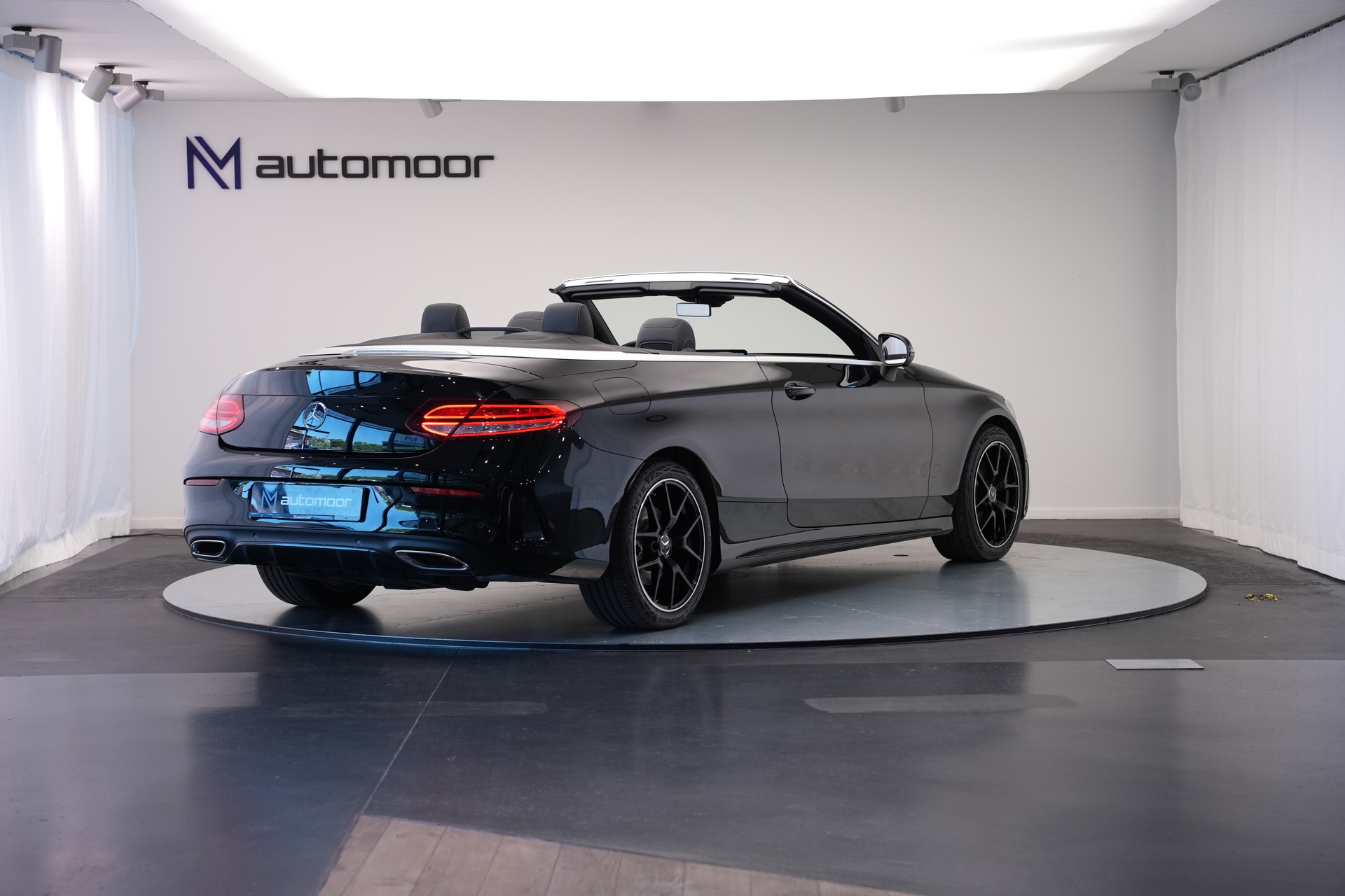 MERCEDES-BENZ C 300 AMG Line 4Matic Cabriolet 9G-Tronic-image-4
