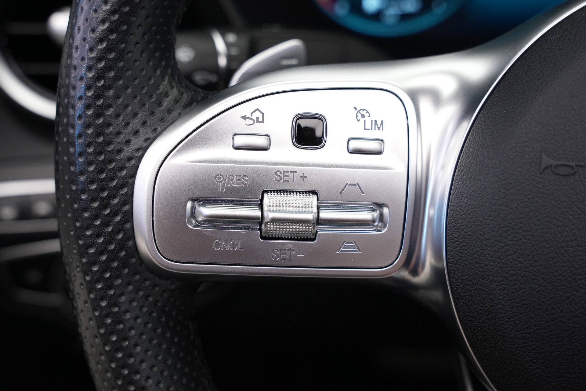 MERCEDES-BENZ C 300 AMG Line 4Matic Cabriolet 9G-Tronic-image-31