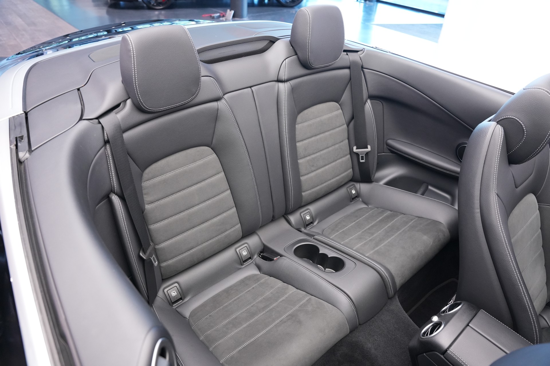 MERCEDES-BENZ C 300 AMG Line 4Matic Cabriolet 9G-Tronic-image-20