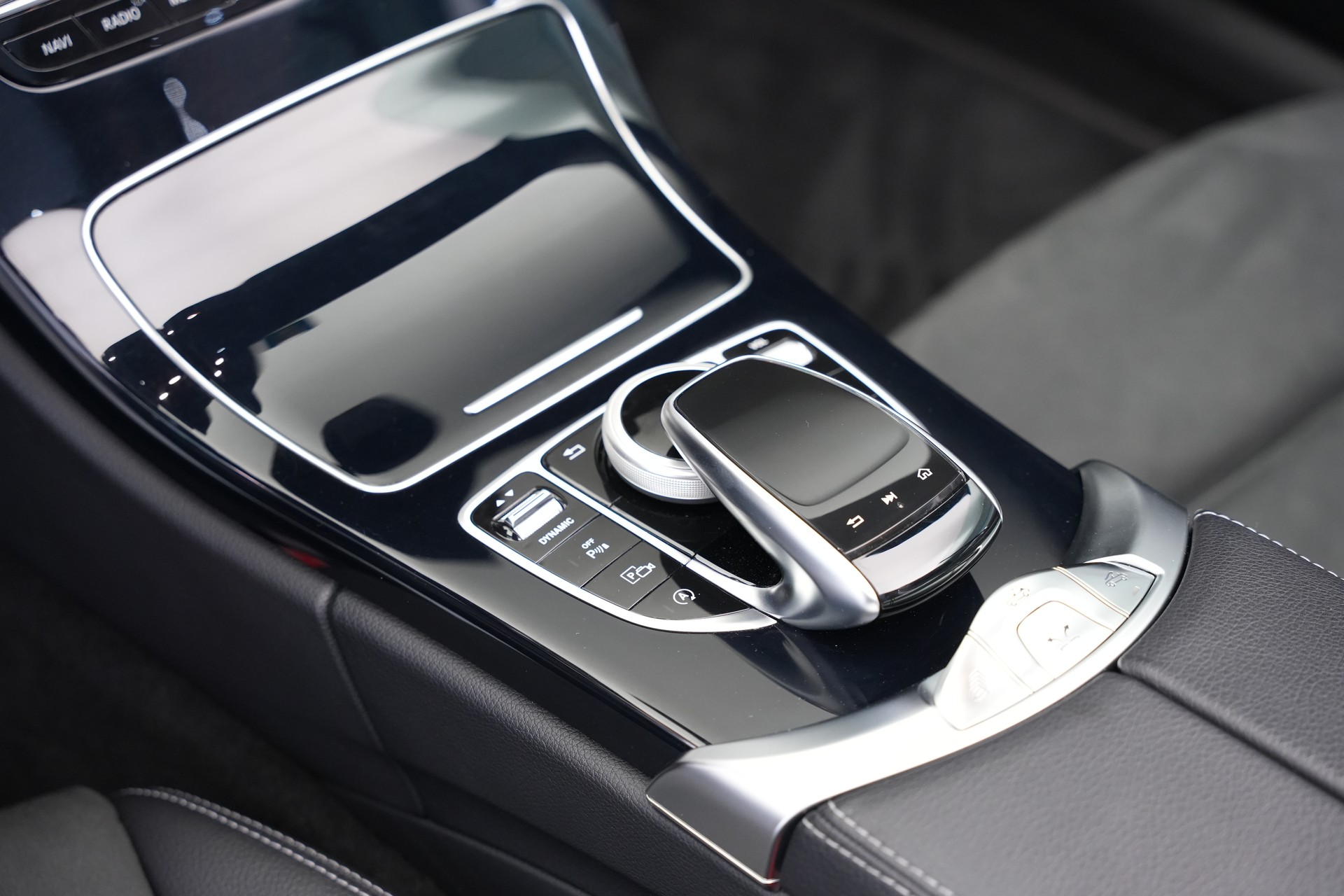 MERCEDES-BENZ C 300 AMG Line 4Matic Cabriolet 9G-Tronic-image-26