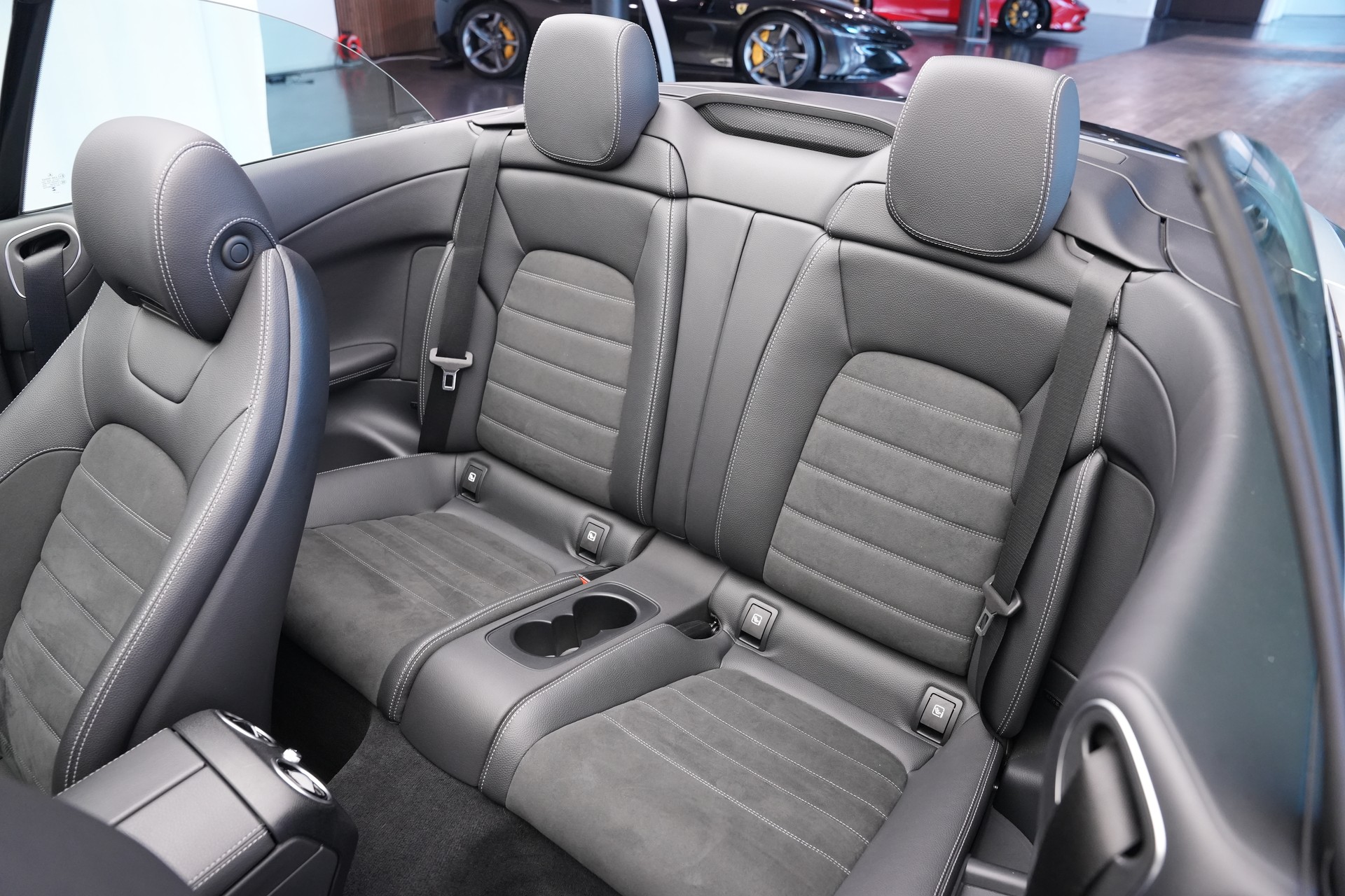 MERCEDES-BENZ C 300 AMG Line 4Matic Cabriolet 9G-Tronic-image-19