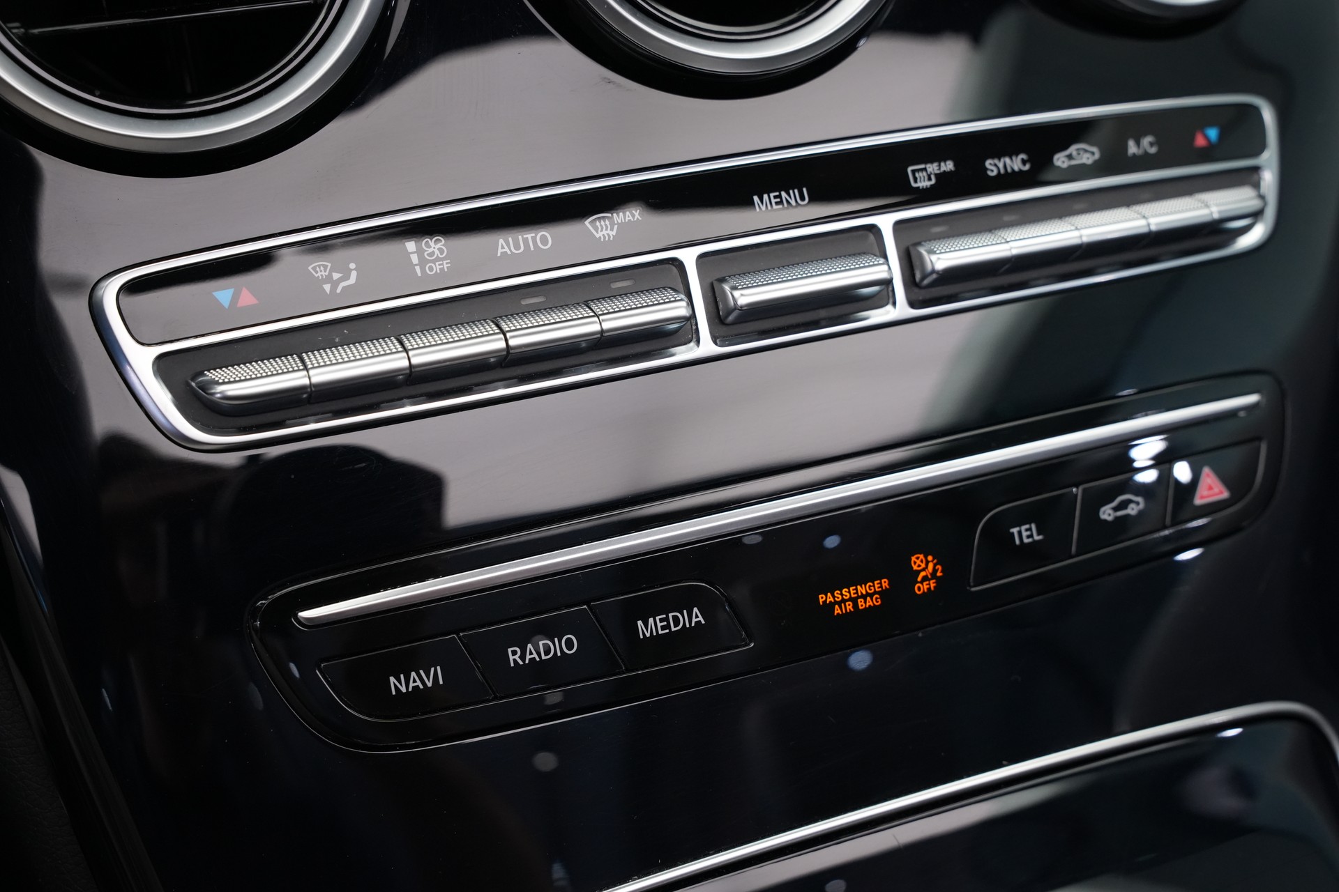 MERCEDES-BENZ C 300 AMG Line 4Matic Cabriolet 9G-Tronic-image-35