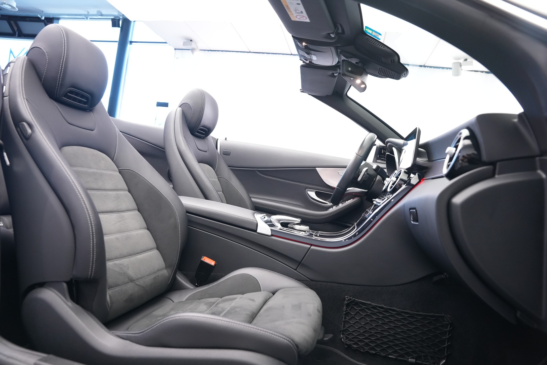 MERCEDES-BENZ C 300 AMG Line 4Matic Cabriolet 9G-Tronic-image-18