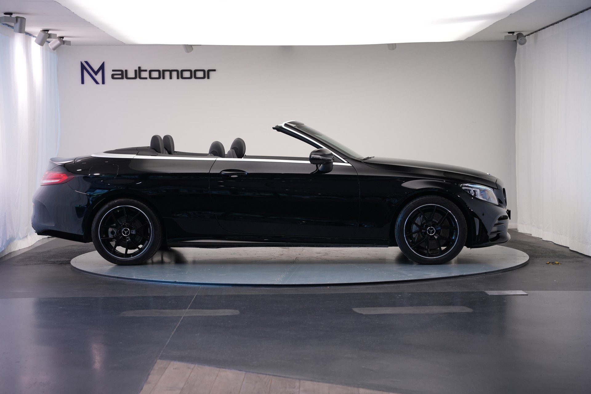 MERCEDES-BENZ C 300 AMG Line 4Matic Cabriolet 9G-Tronic-image-3