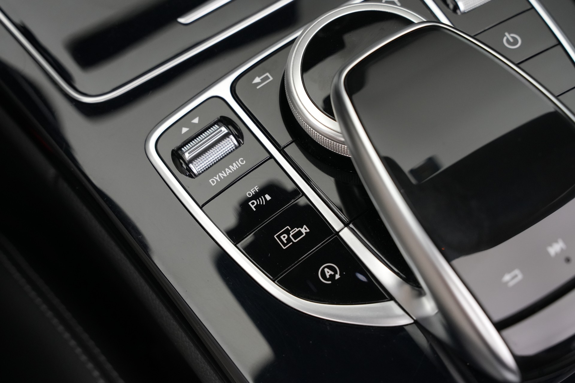 MERCEDES-BENZ C 300 AMG Line 4Matic Cabriolet 9G-Tronic-image-34
