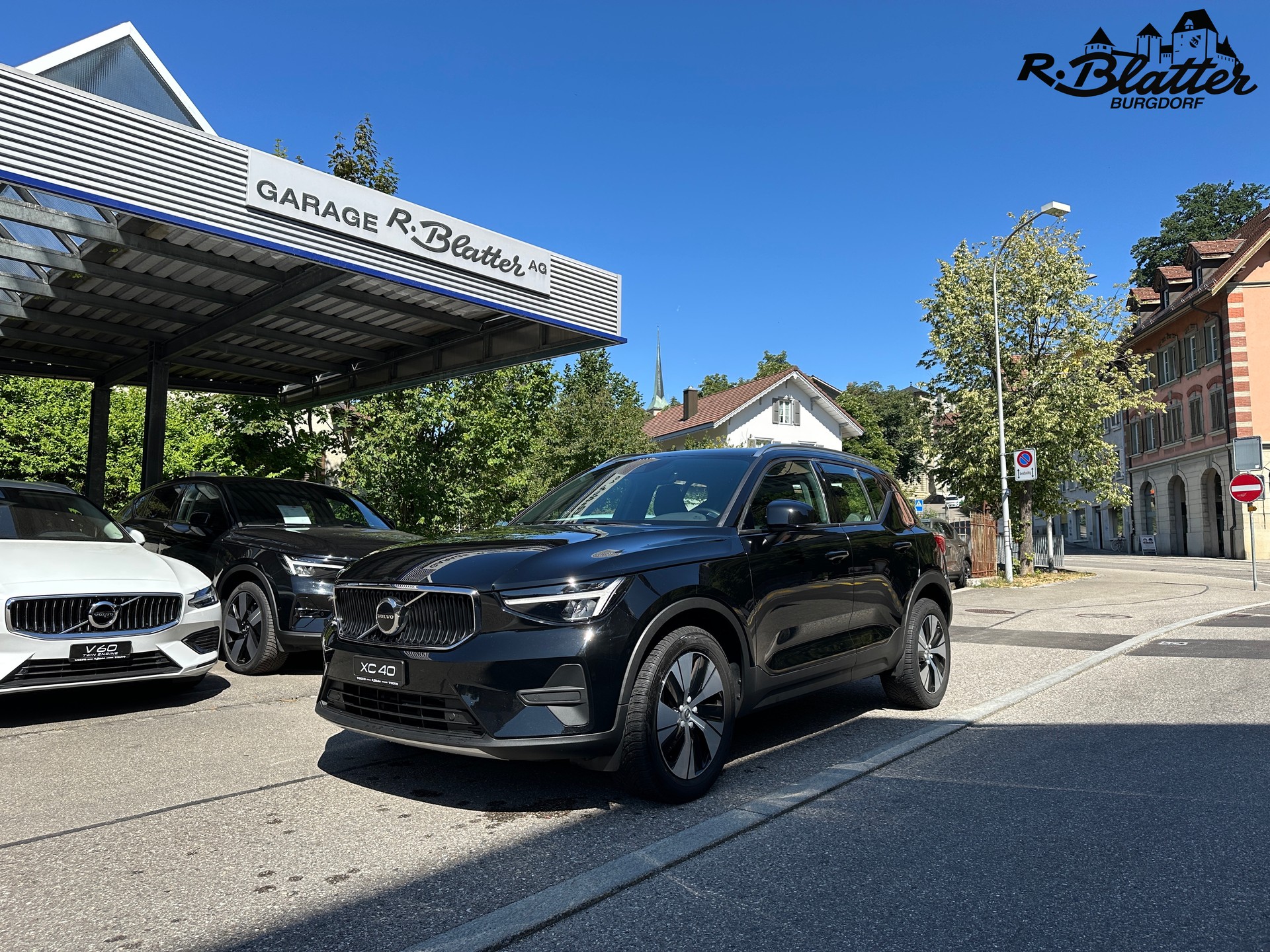 VOLVO XC40 T2 Core Geartronic-image-0