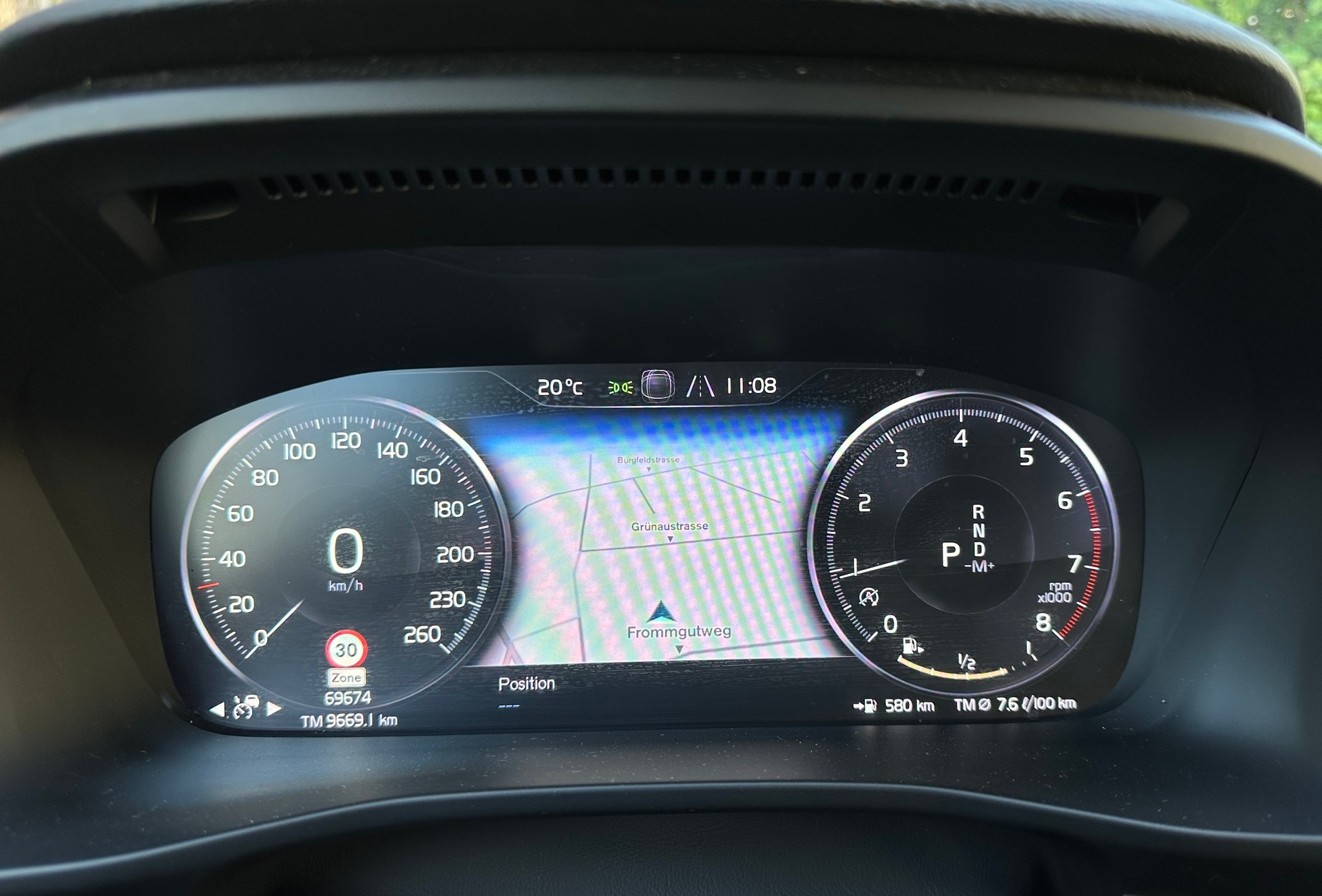 VOLVO XC40 T2 Core Geartronic-image-6