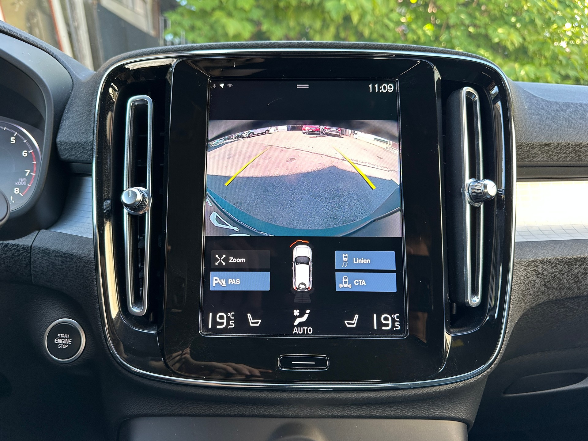 VOLVO XC40 T2 Core Geartronic-image-8