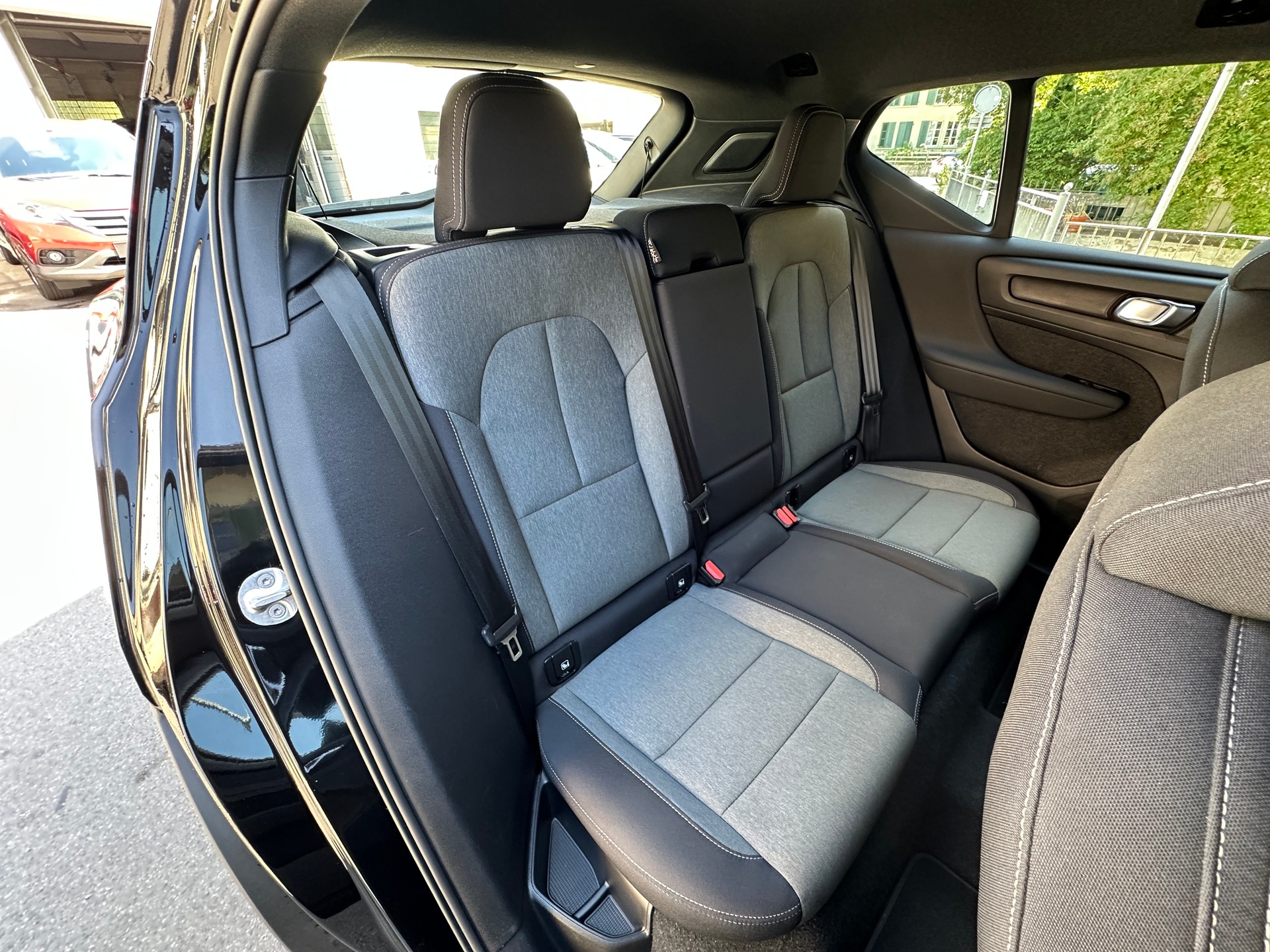VOLVO XC40 T2 Core Geartronic-image-11