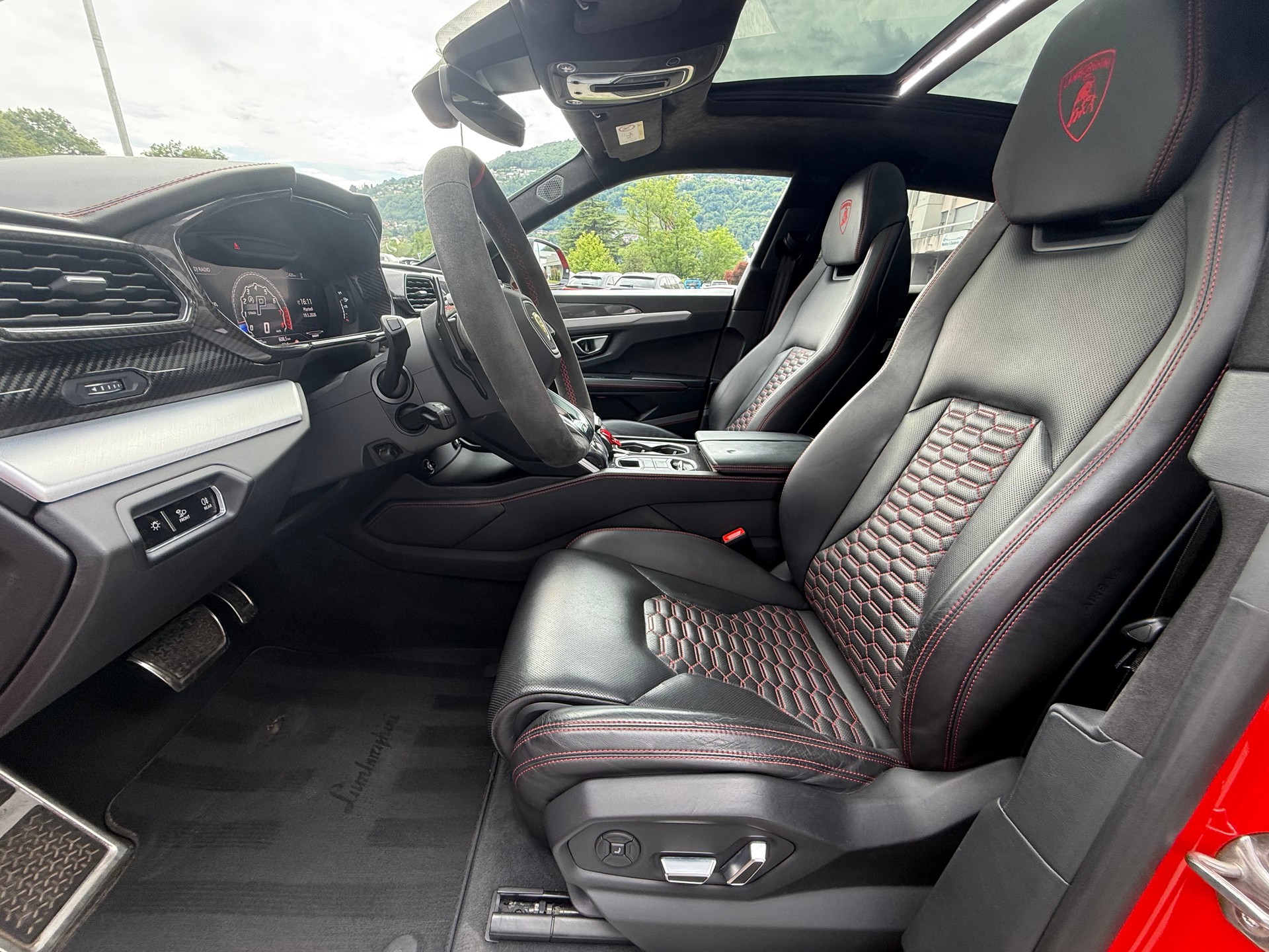 LAMBORGHINI Urus E-Gear-image-8