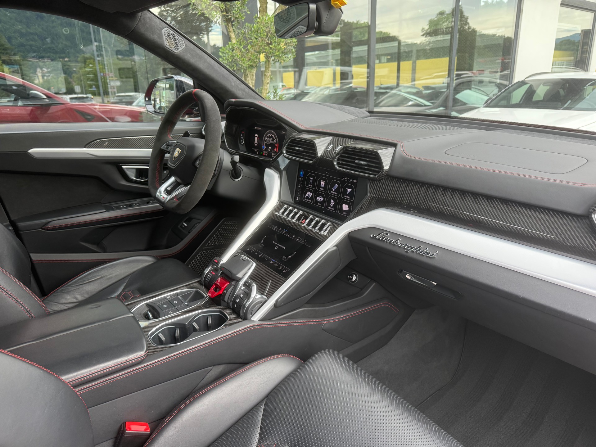 LAMBORGHINI Urus E-Gear-image-12