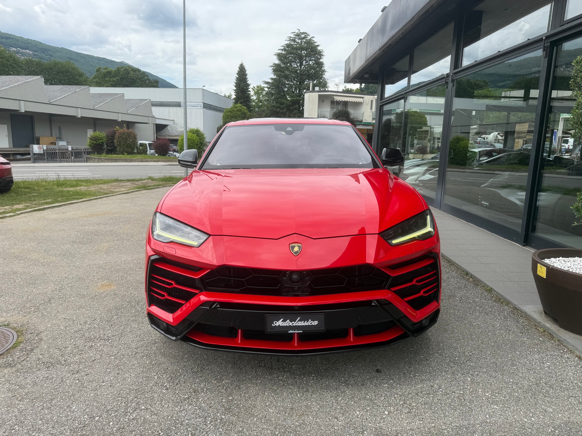 LAMBORGHINI Urus E-Gear-image-1