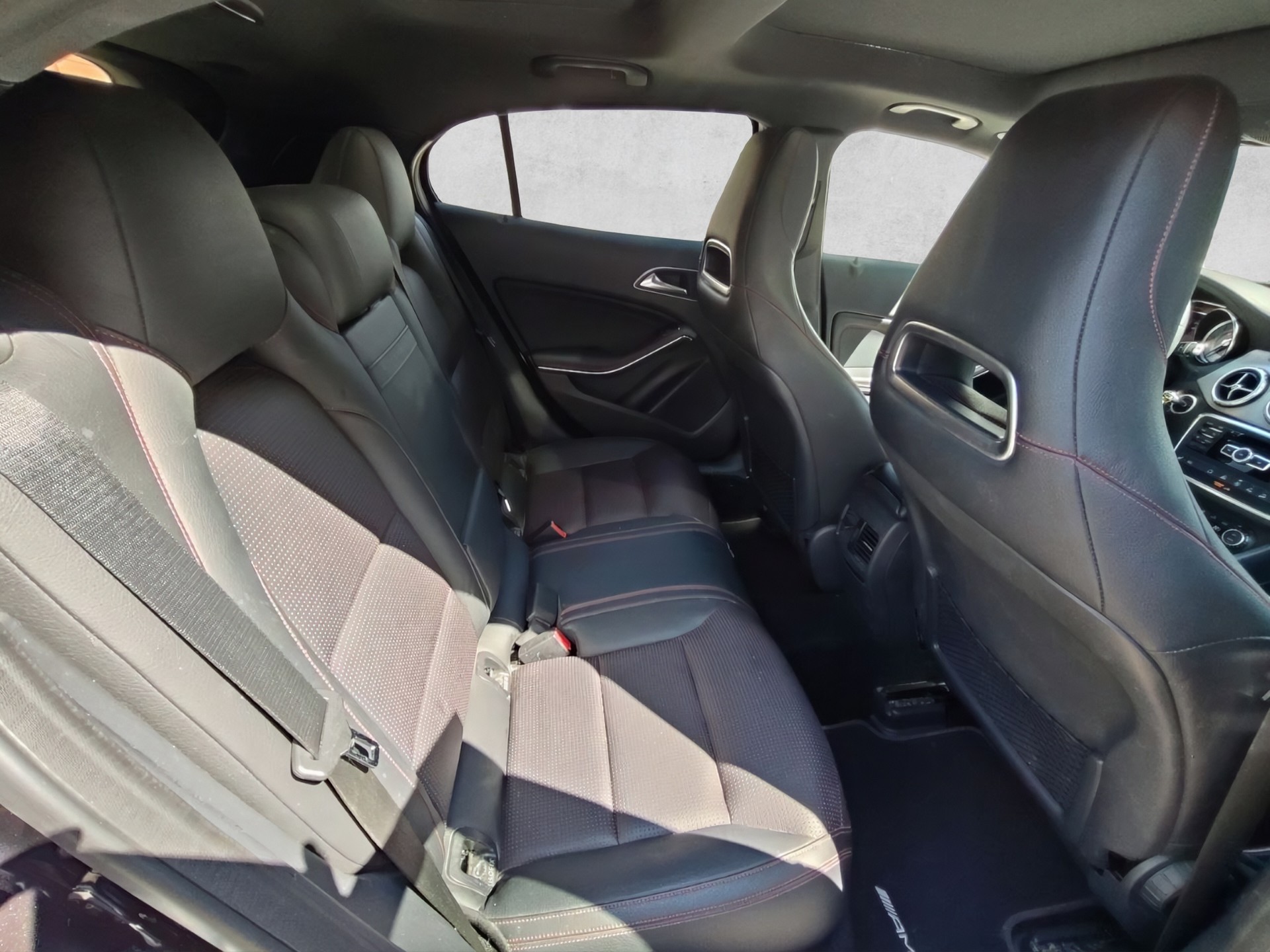 MERCEDES-BENZ GLA 220 CDI AMG Line 4Matic 7G-DCT-image-13