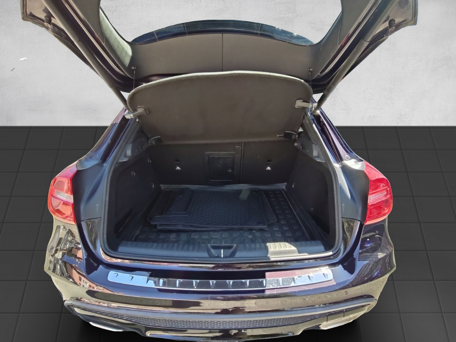 MERCEDES-BENZ GLA 220 CDI AMG Line 4Matic 7G-DCT-image-14